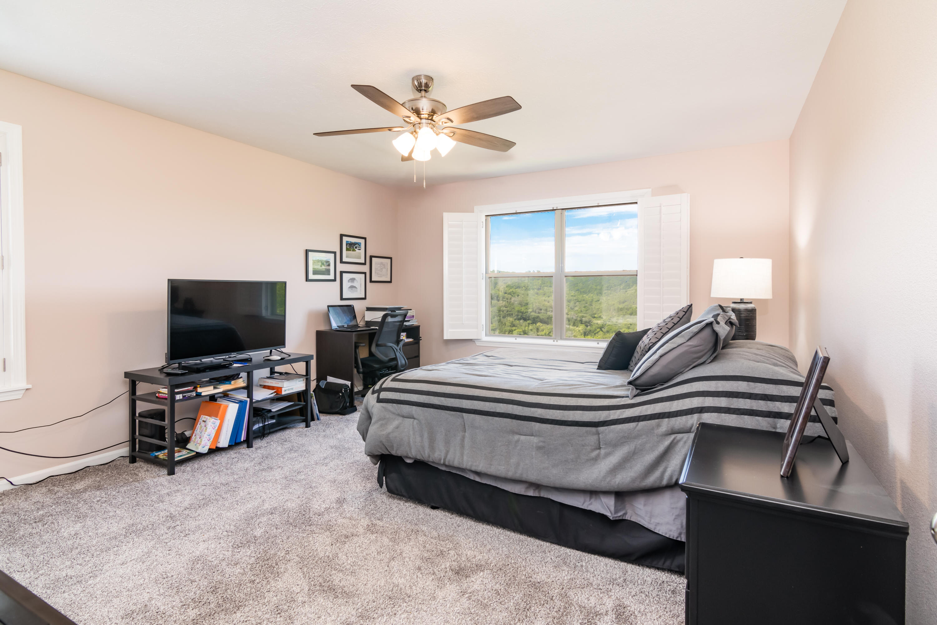 880 Black Forest Lane Property Photo 16