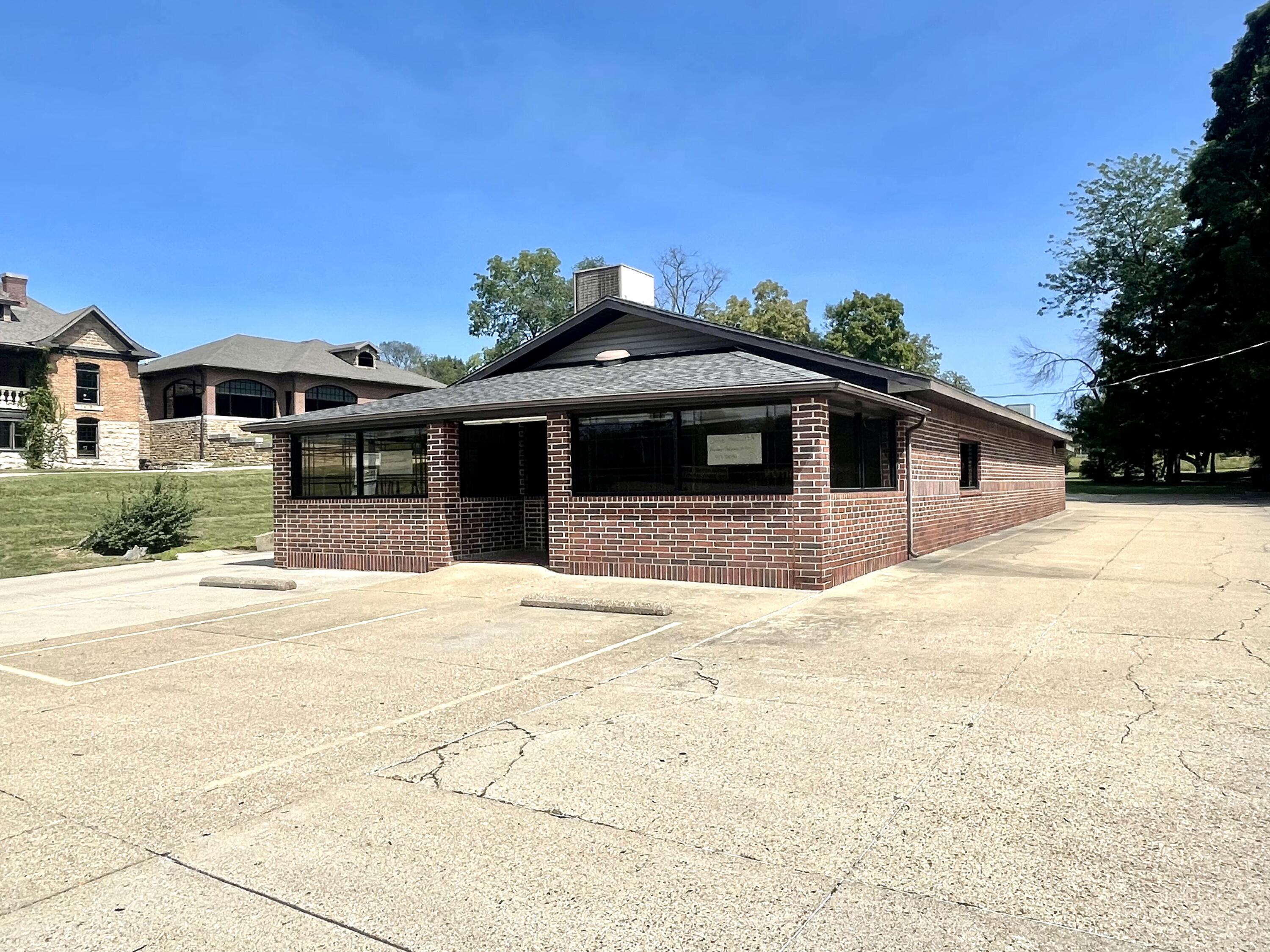 924 North Main Street Property Photo 4