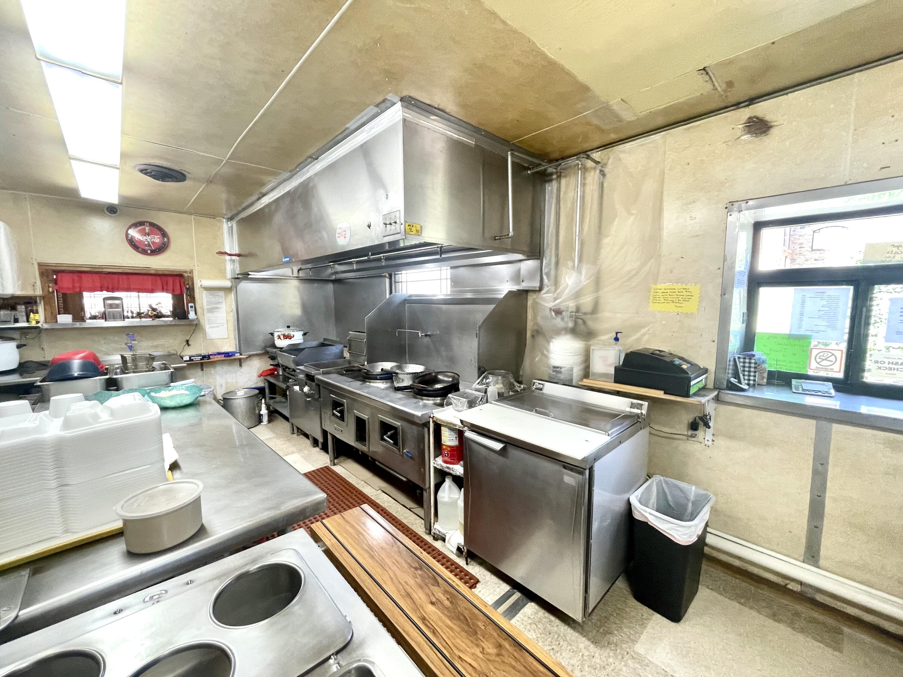924 North Main Street Property Photo 14