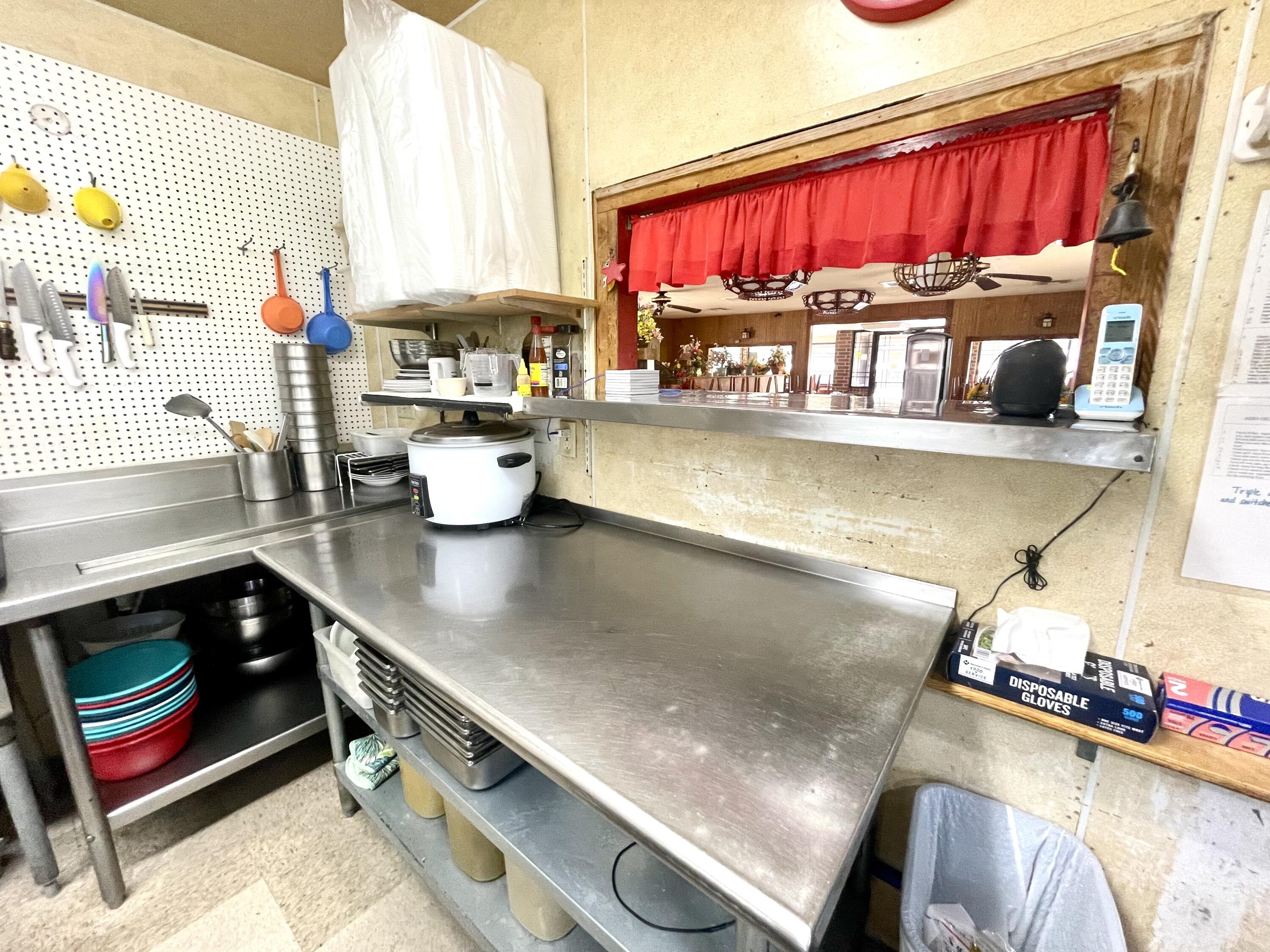 924 North Main Street Property Photo 17