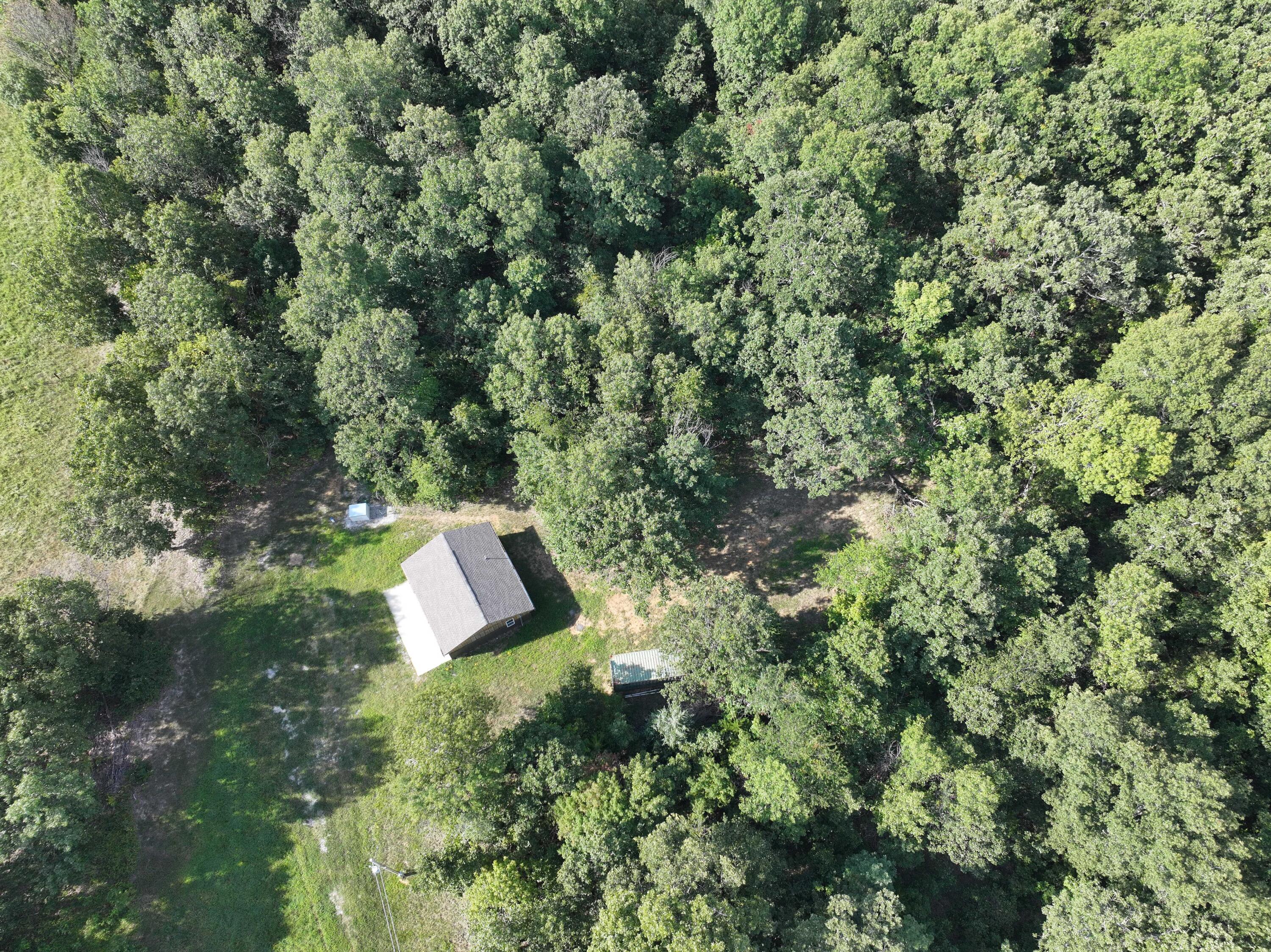 180 Northeast 300 Road Property Photo 4
