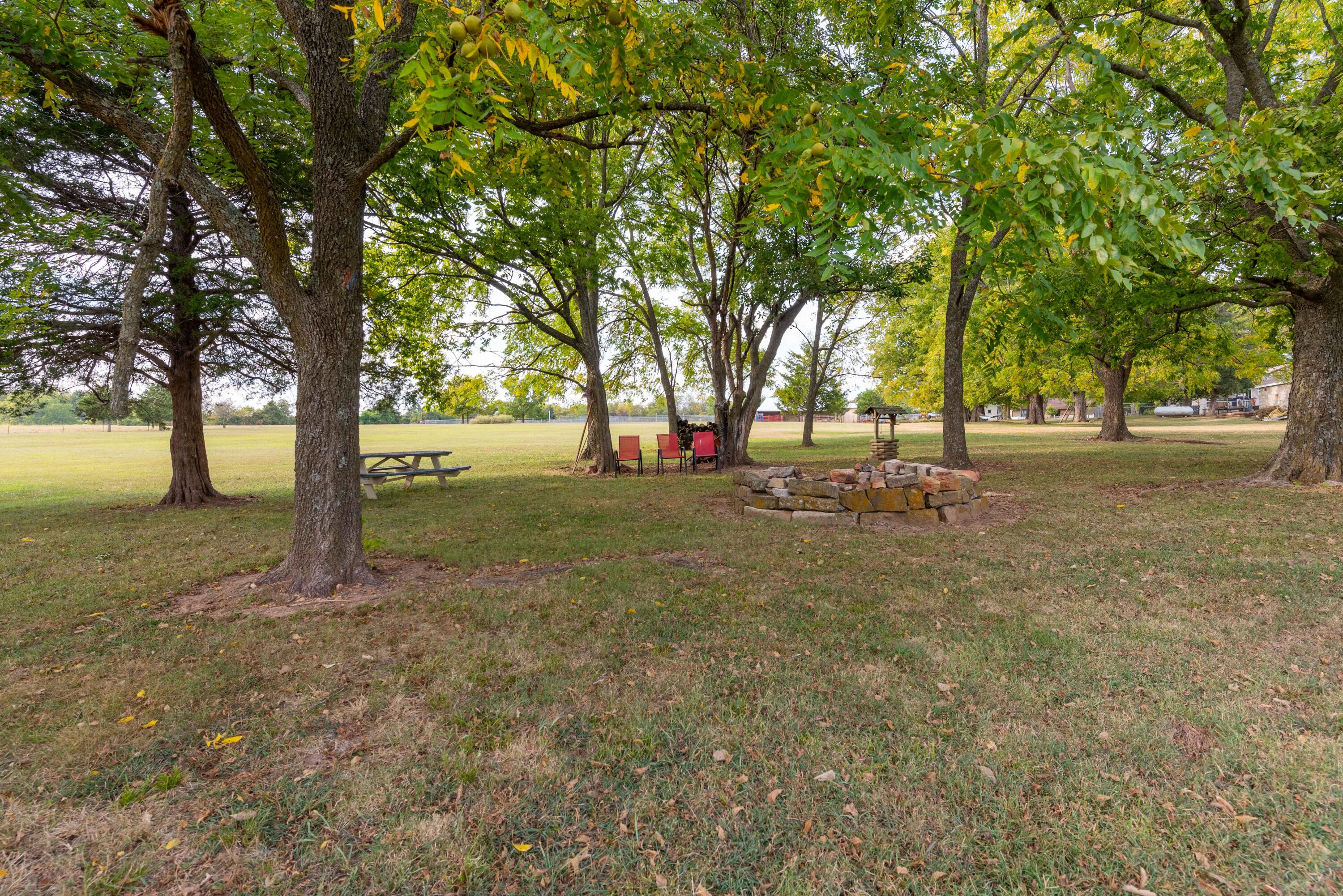 2194 East Farm Road 56 Property Photo 5
