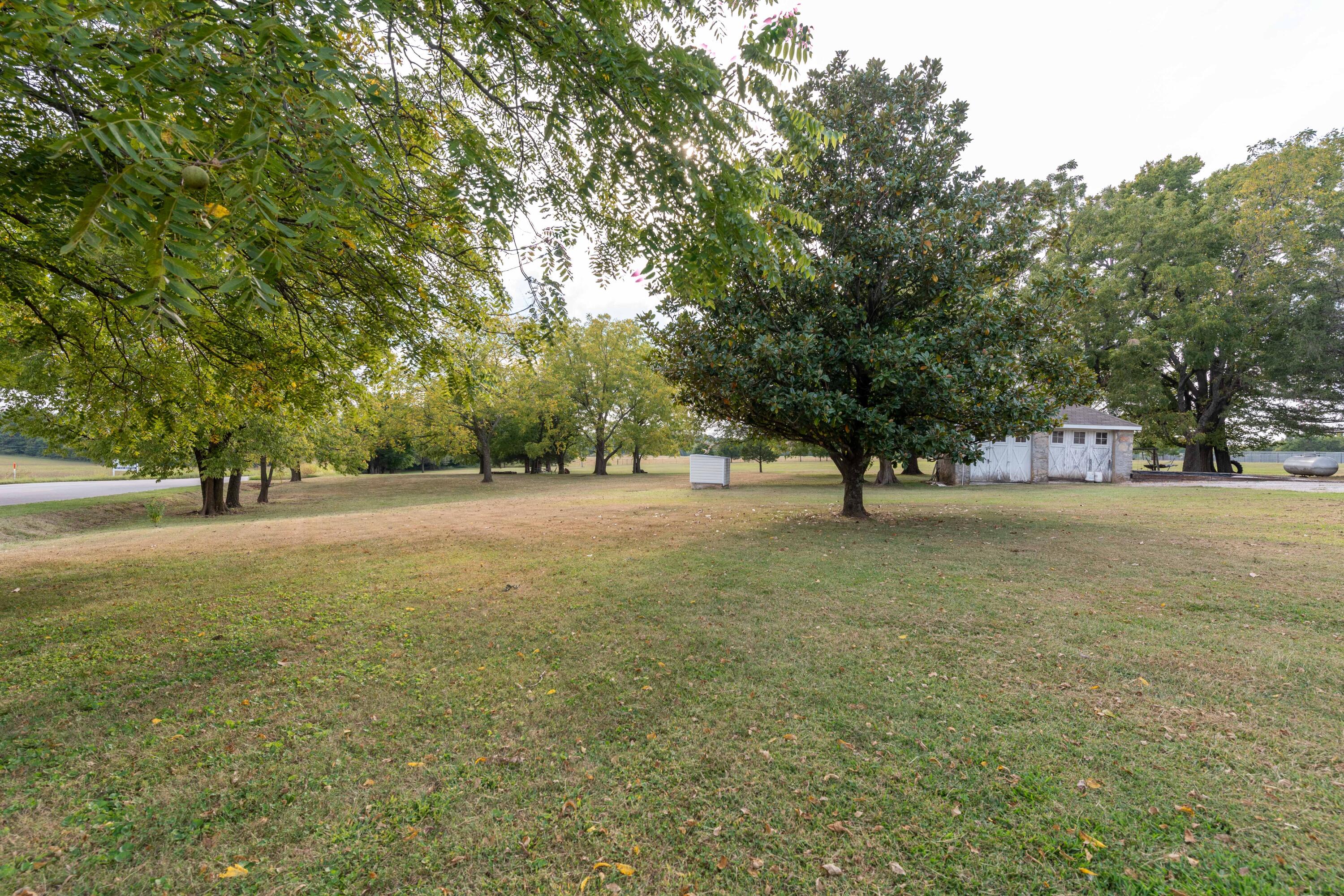 2194 East Farm Road 56 Property Photo 45