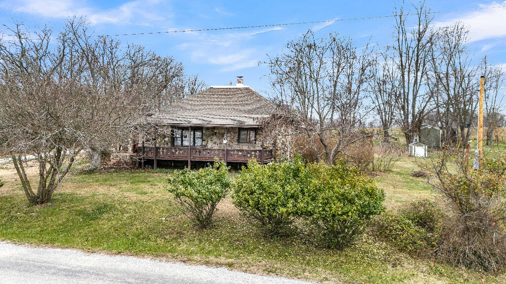 1207 County Road 1070 Property Photo 2