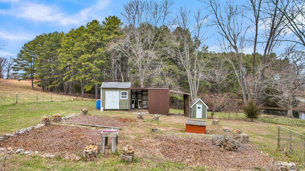 1207 County Road 1070 Property Photo 7