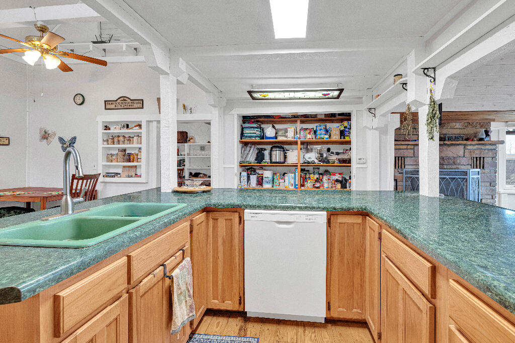 1207 County Road 1070 Property Photo 12