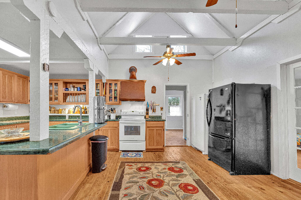 1207 County Road 1070 Property Photo 13