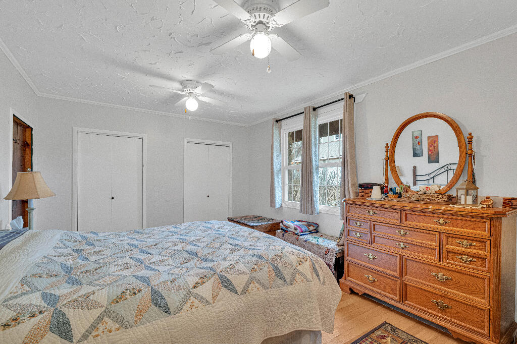 1207 County Road 1070 Property Photo 20