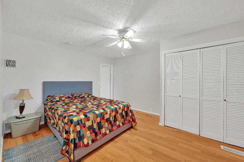 1207 County Road 1070 Property Photo 22