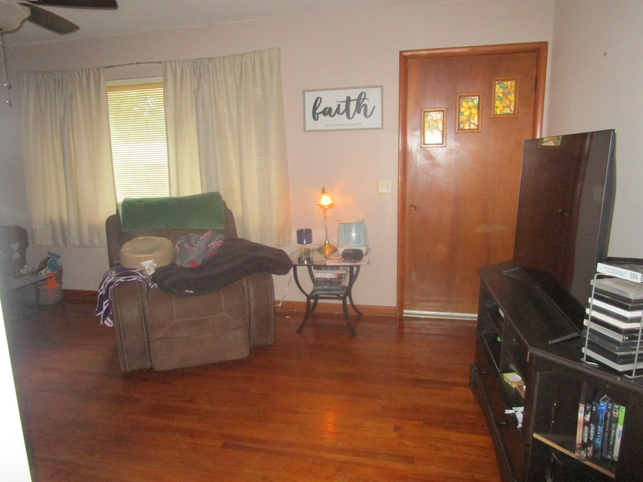 305 Maplewood Court Property Photo 5