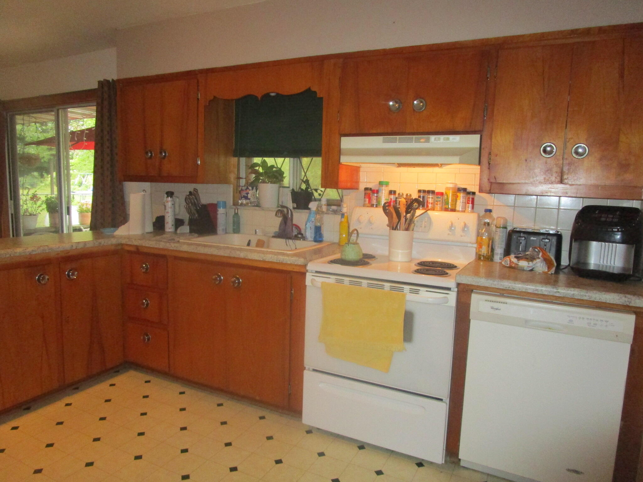 305 Maplewood Court Property Photo 9
