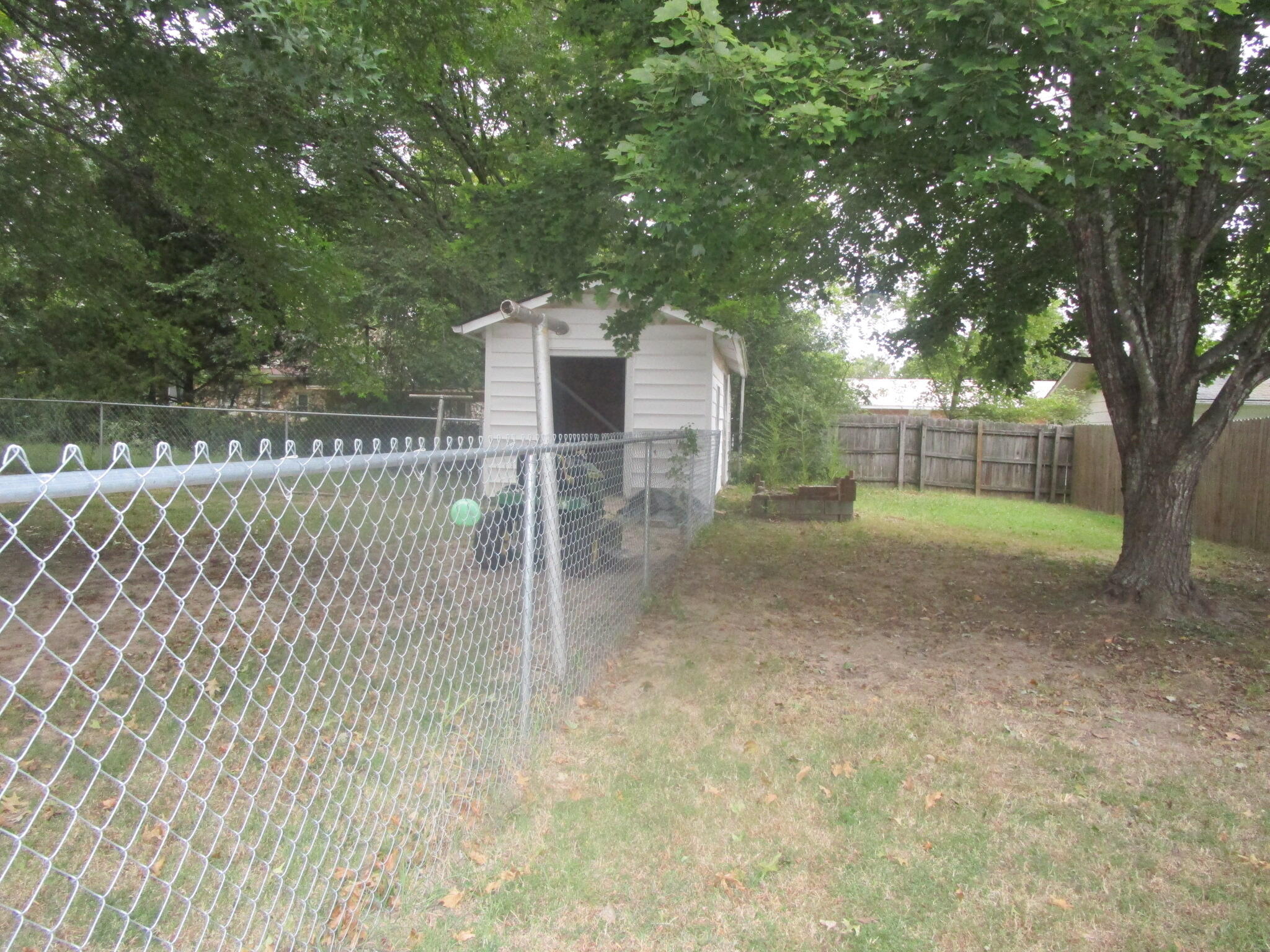 305 Maplewood Court Property Photo 17