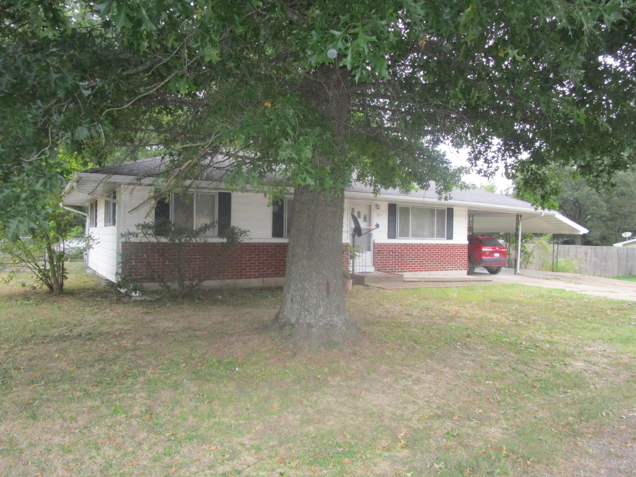 305 Maplewood Court Property Photo 21