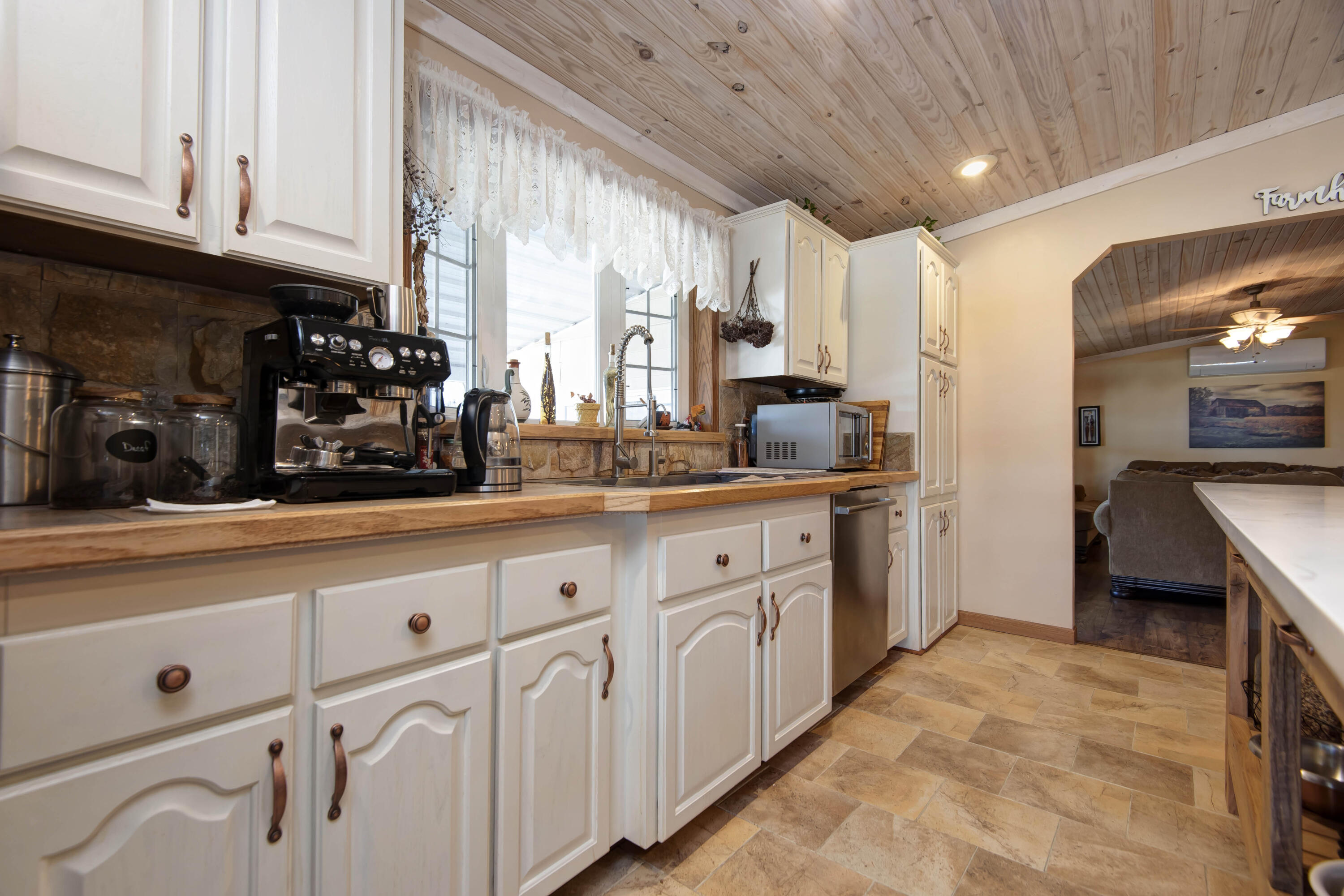 2351 Severs Road Property Photo 16