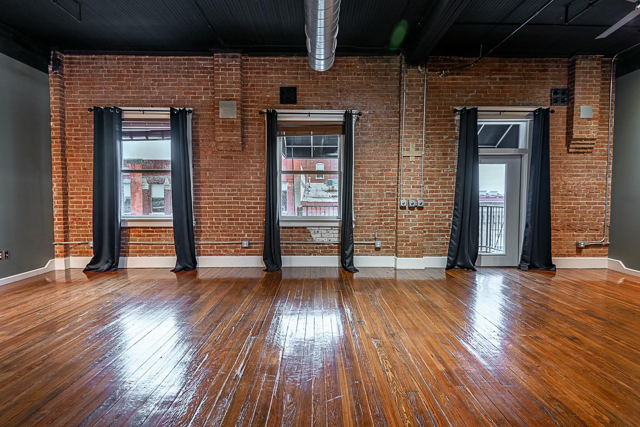 401 South Avenue Property Photo 8