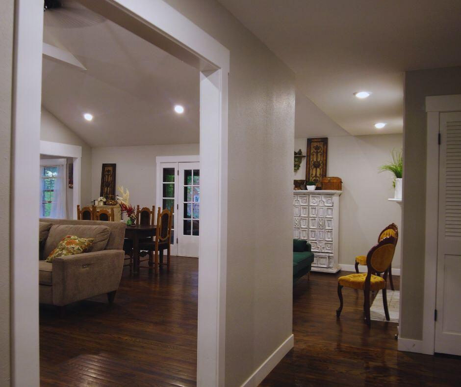 809 Cedar Hill Court Property Photo 4