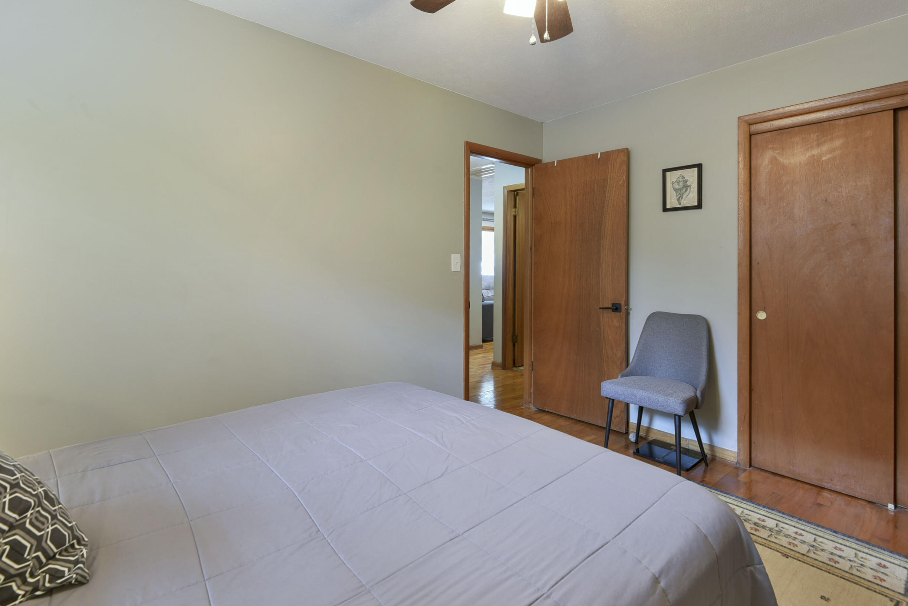 2640 East Grand Street Property Photo 11