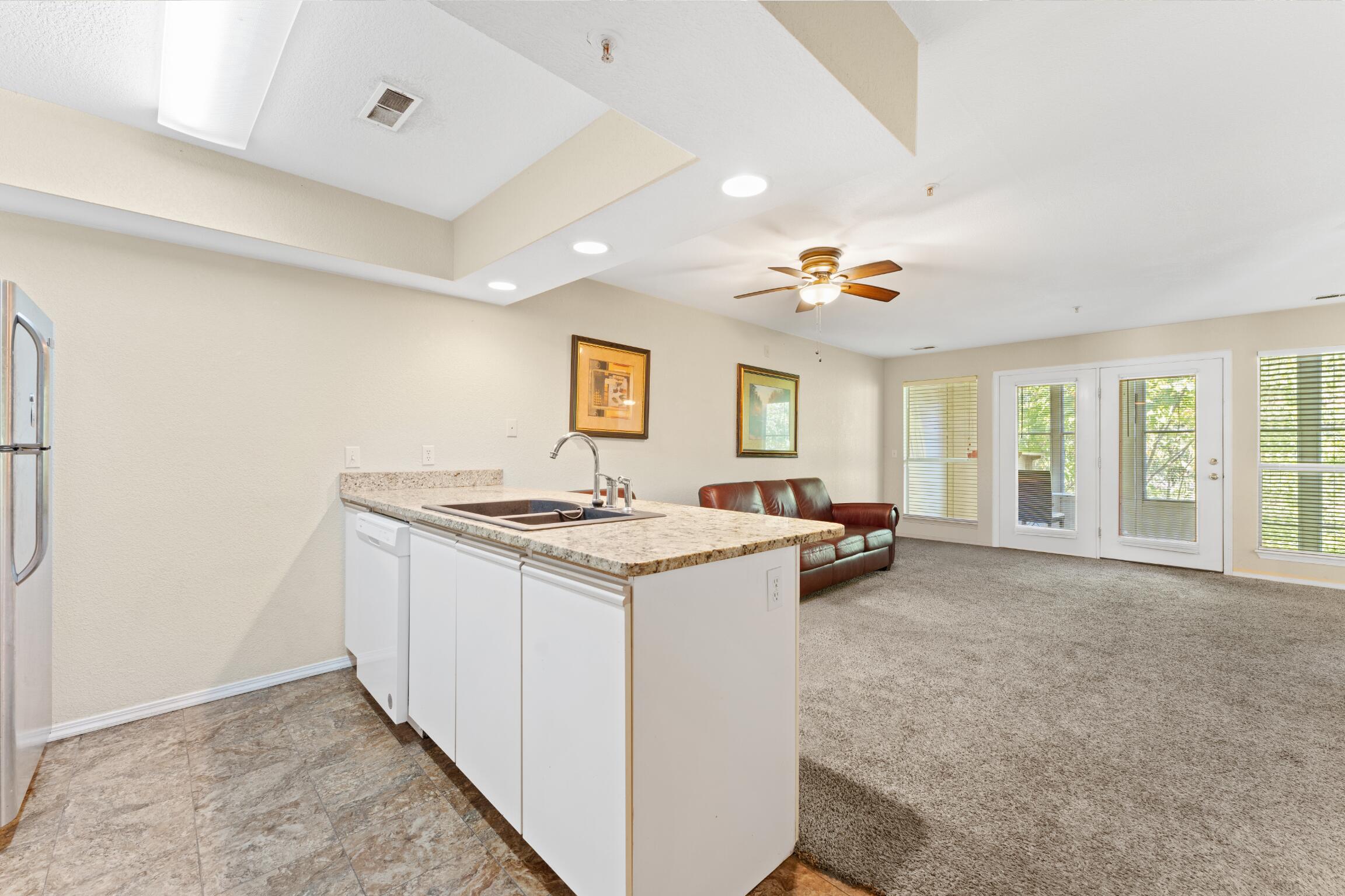 200 Golf View Drive Property Photo 3