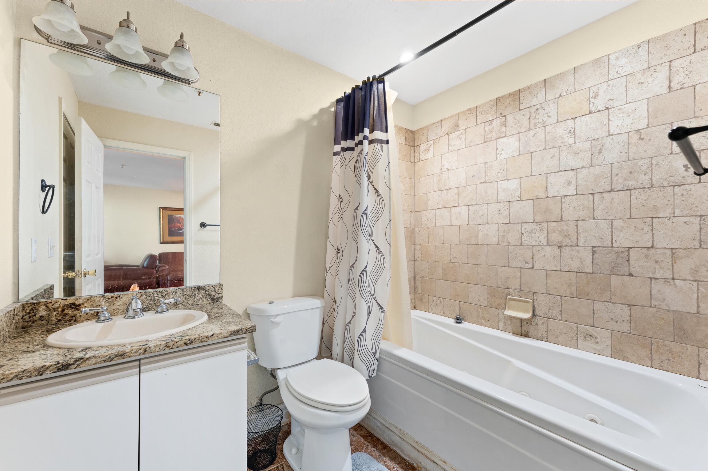 200 Golf View Drive Property Photo 4
