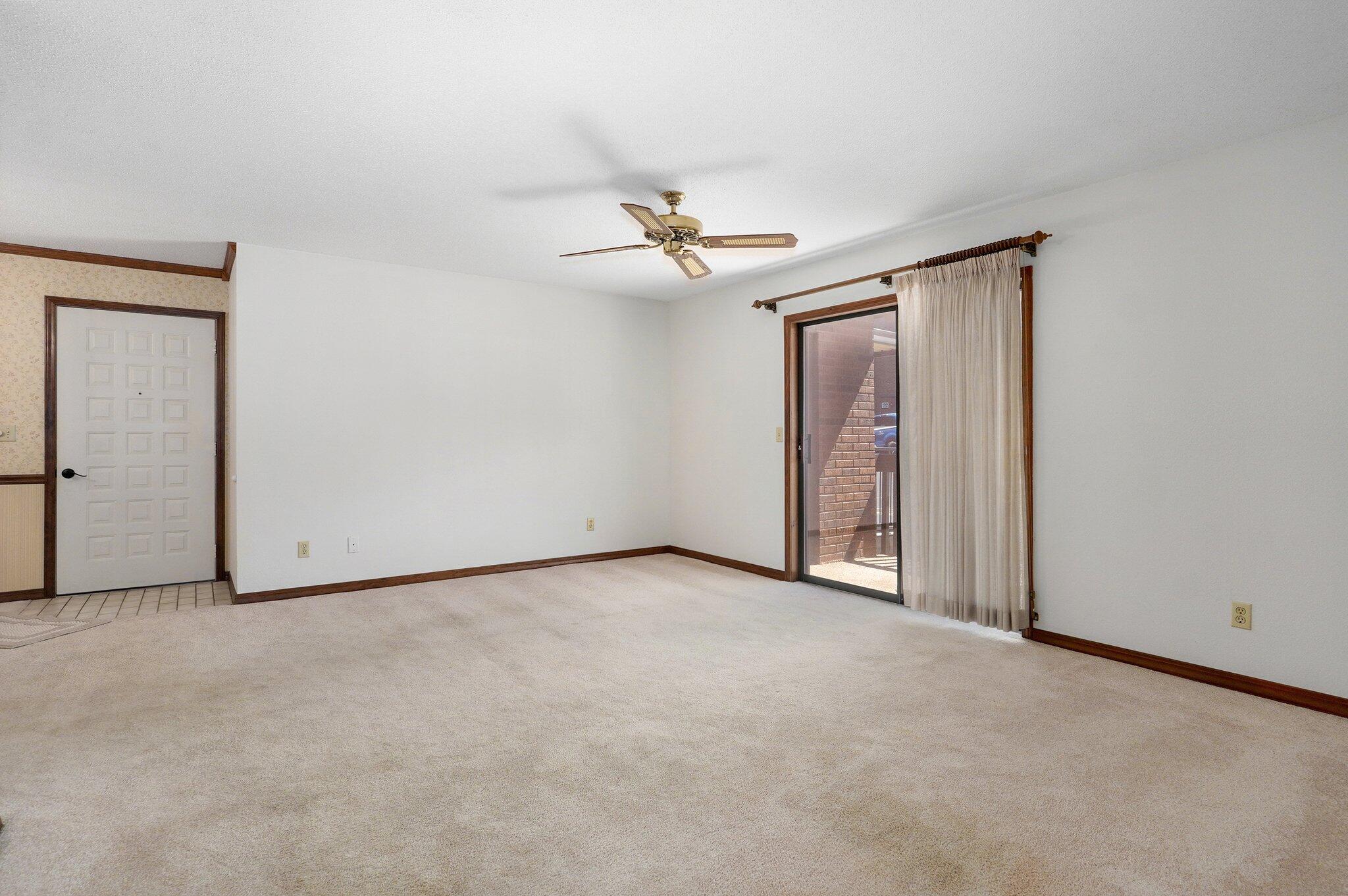 130 Wilshire Drive Property Photo 11