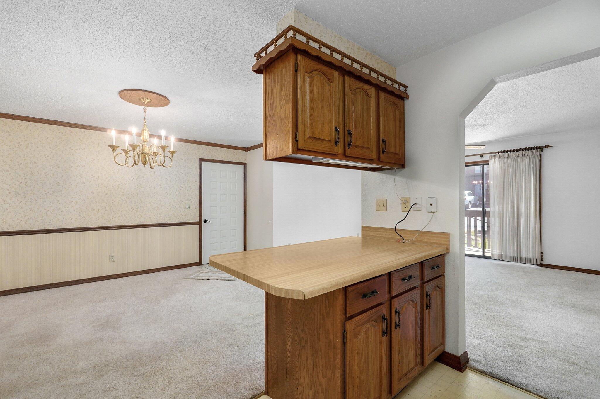 130 Wilshire Drive Property Photo 13