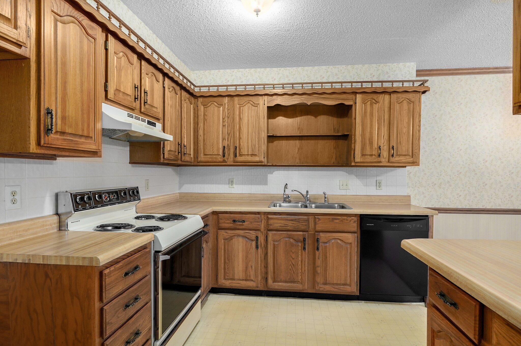130 Wilshire Drive Property Photo 14