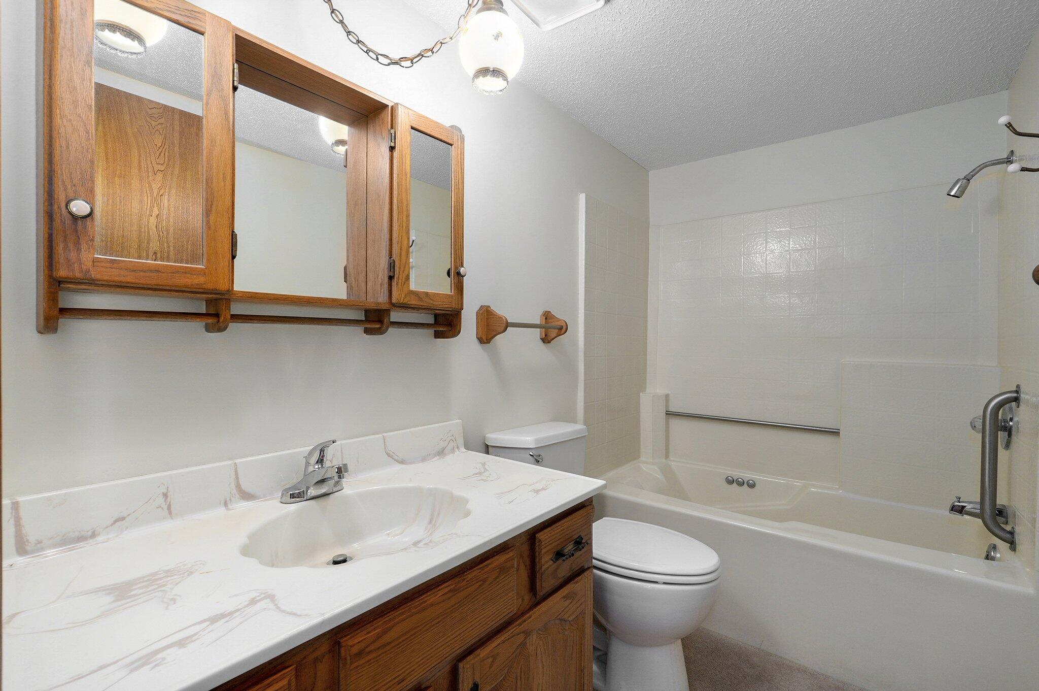 130 Wilshire Drive Property Photo 23