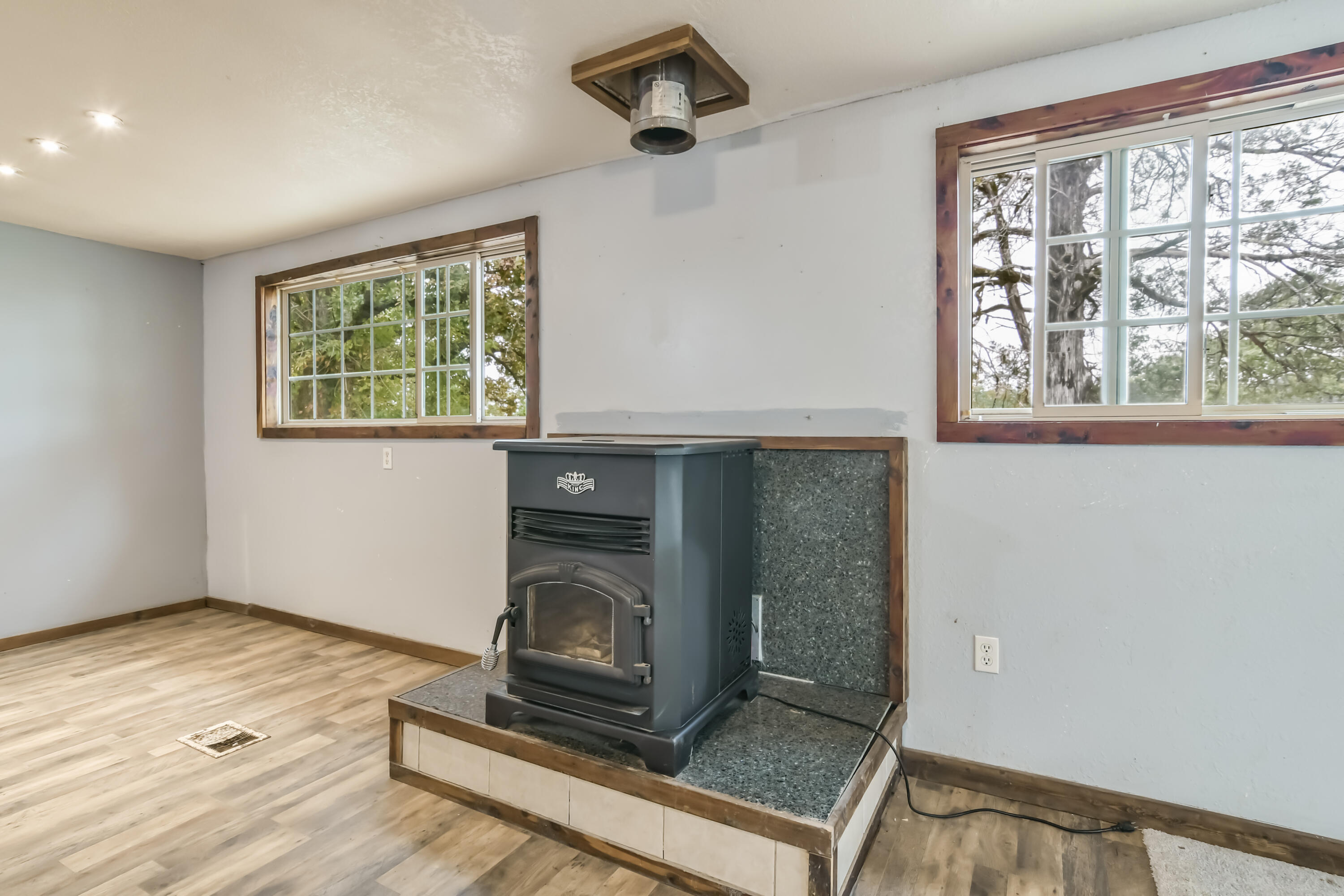 2145 Cotton Rock Road Property Photo 16
