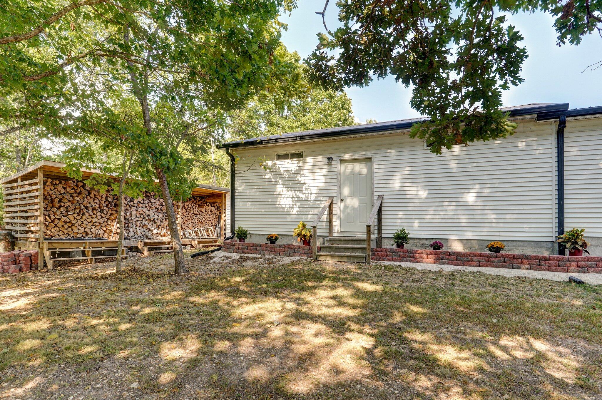 251 Holly Lane Property Photo 9