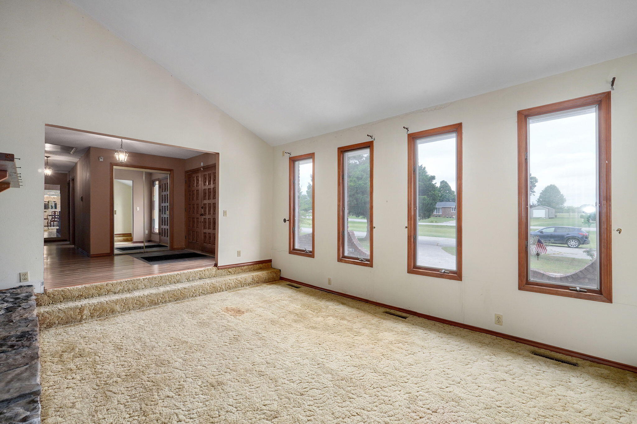 1206 Parkway Drive Property Photo 9