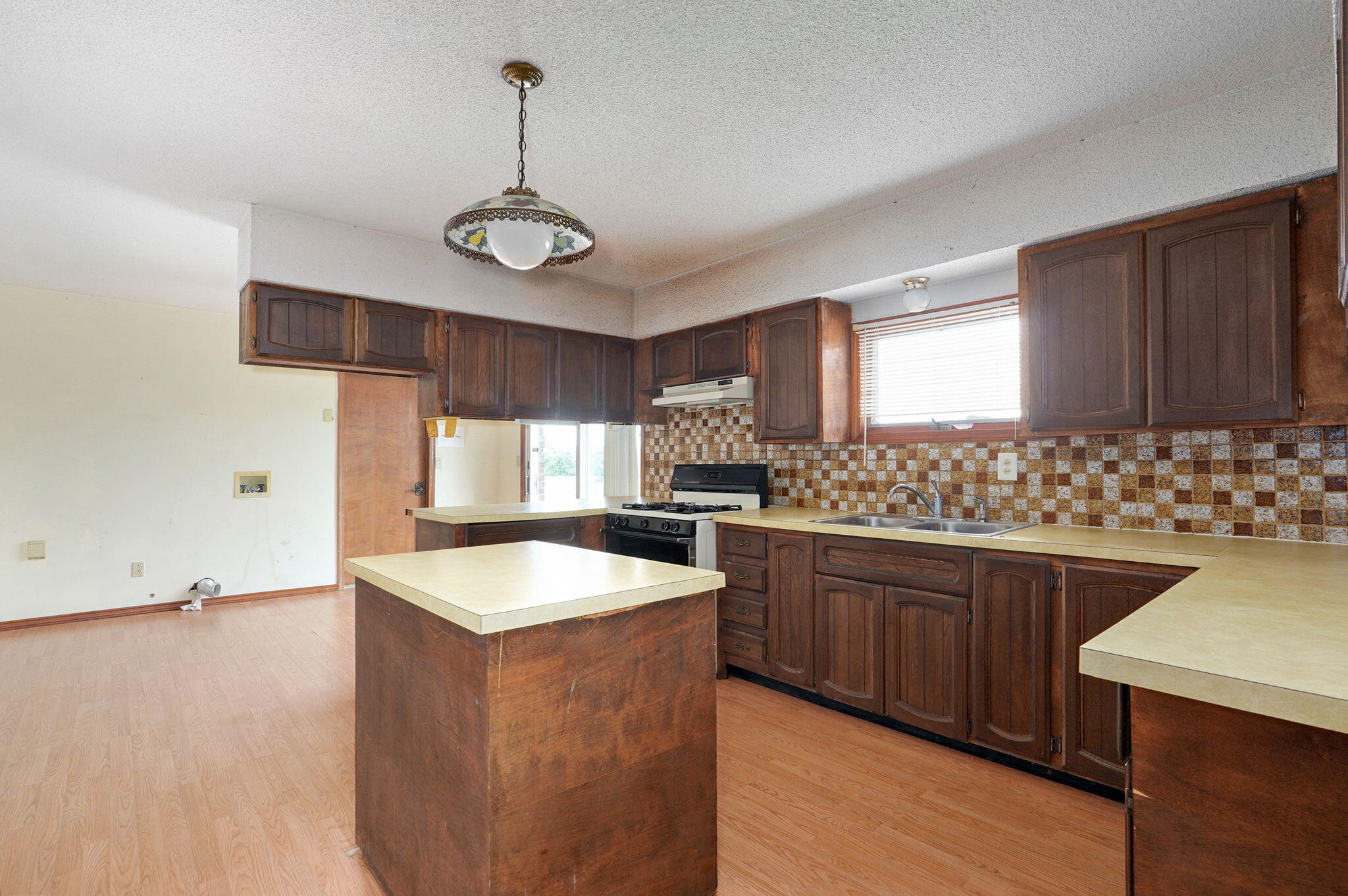 1206 Parkway Drive Property Photo 16