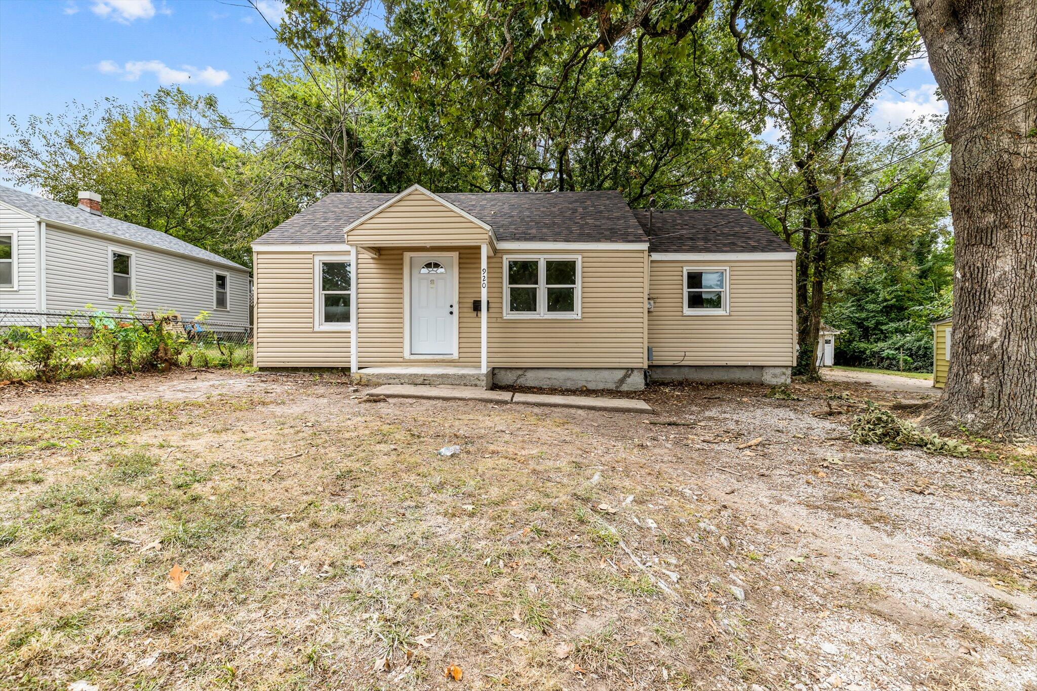 920 West Kerr Street Property Photo 1