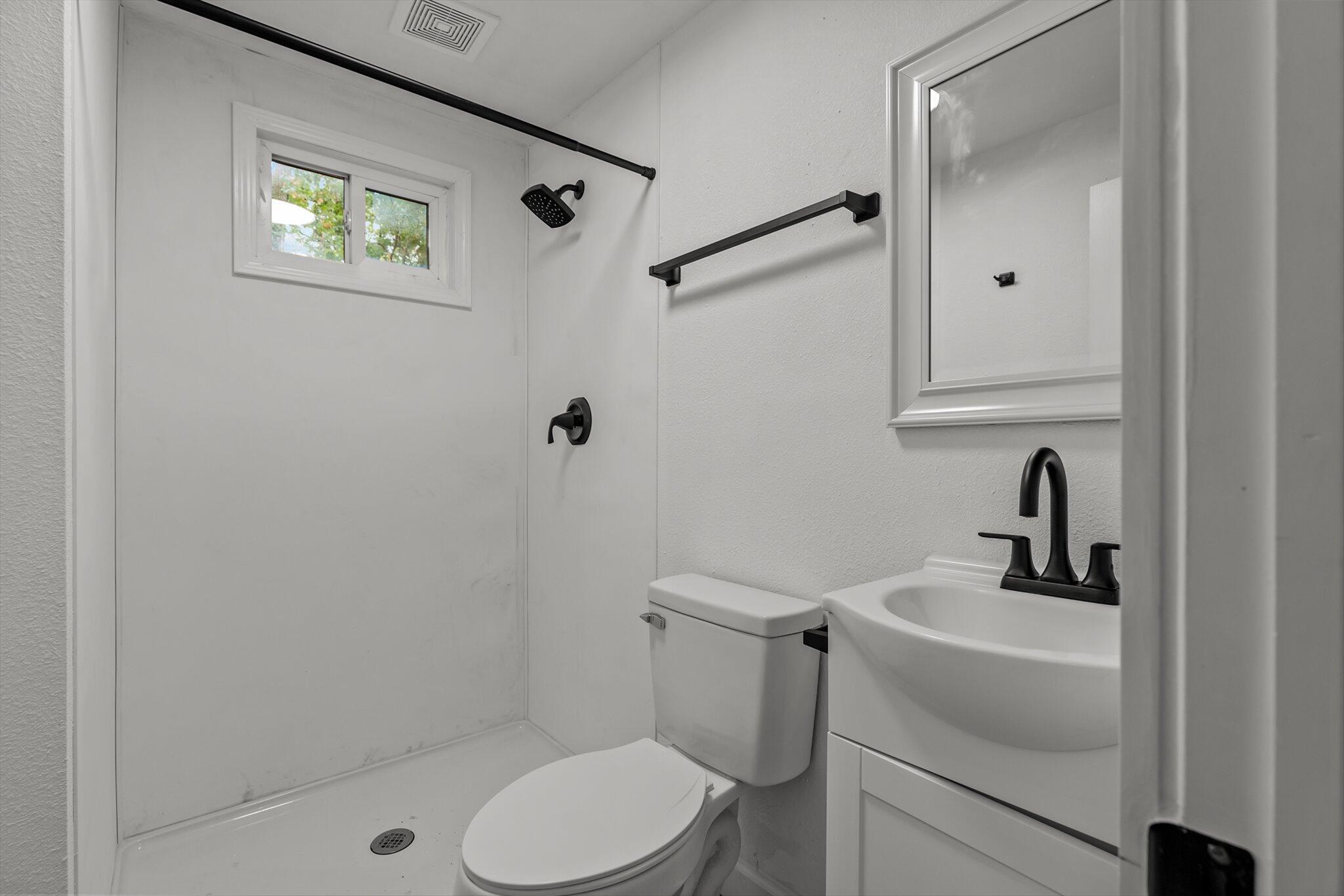 920 West Kerr Street Property Photo 11