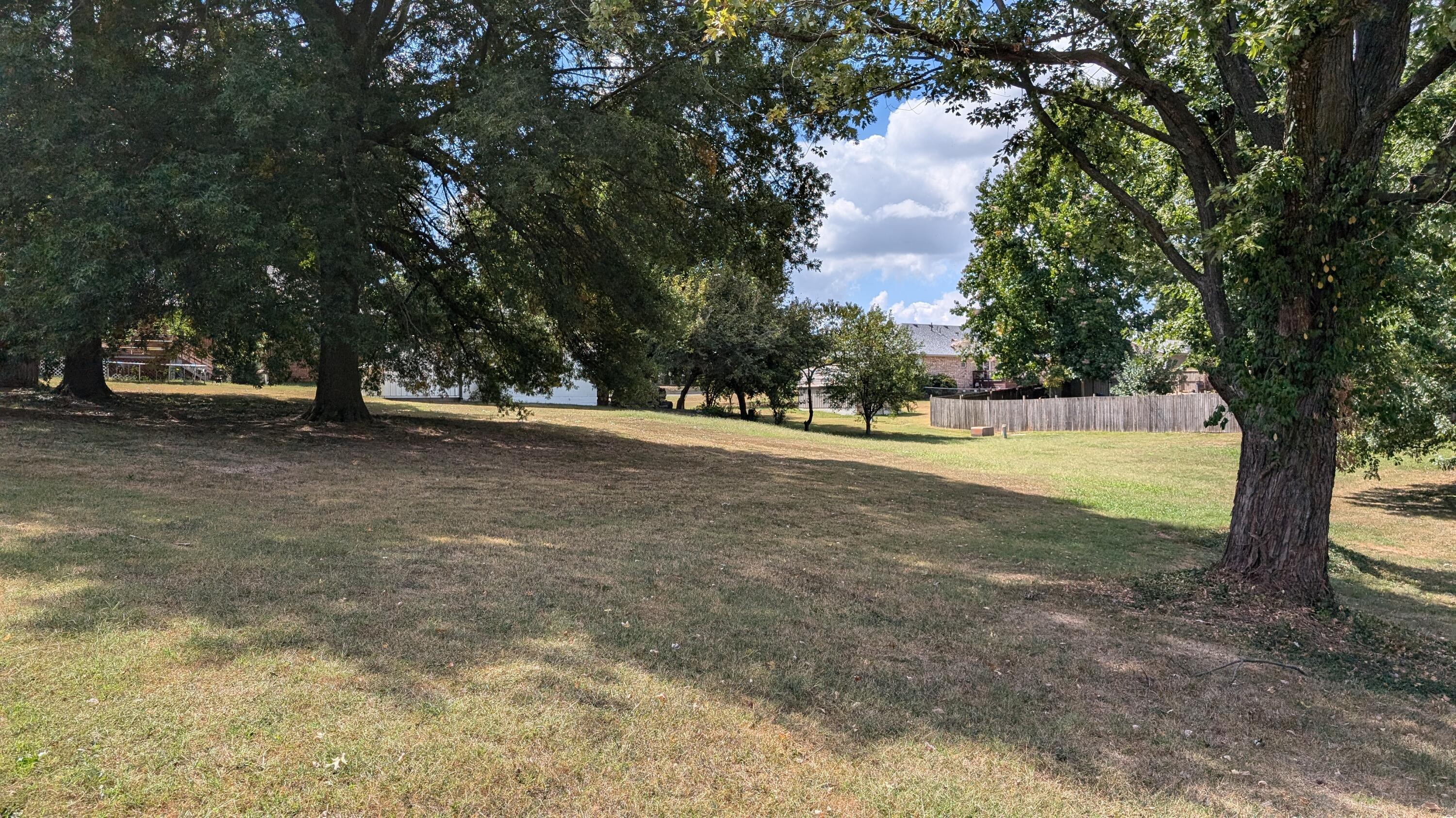 627 Oak Grove Avenue Property Photo 5