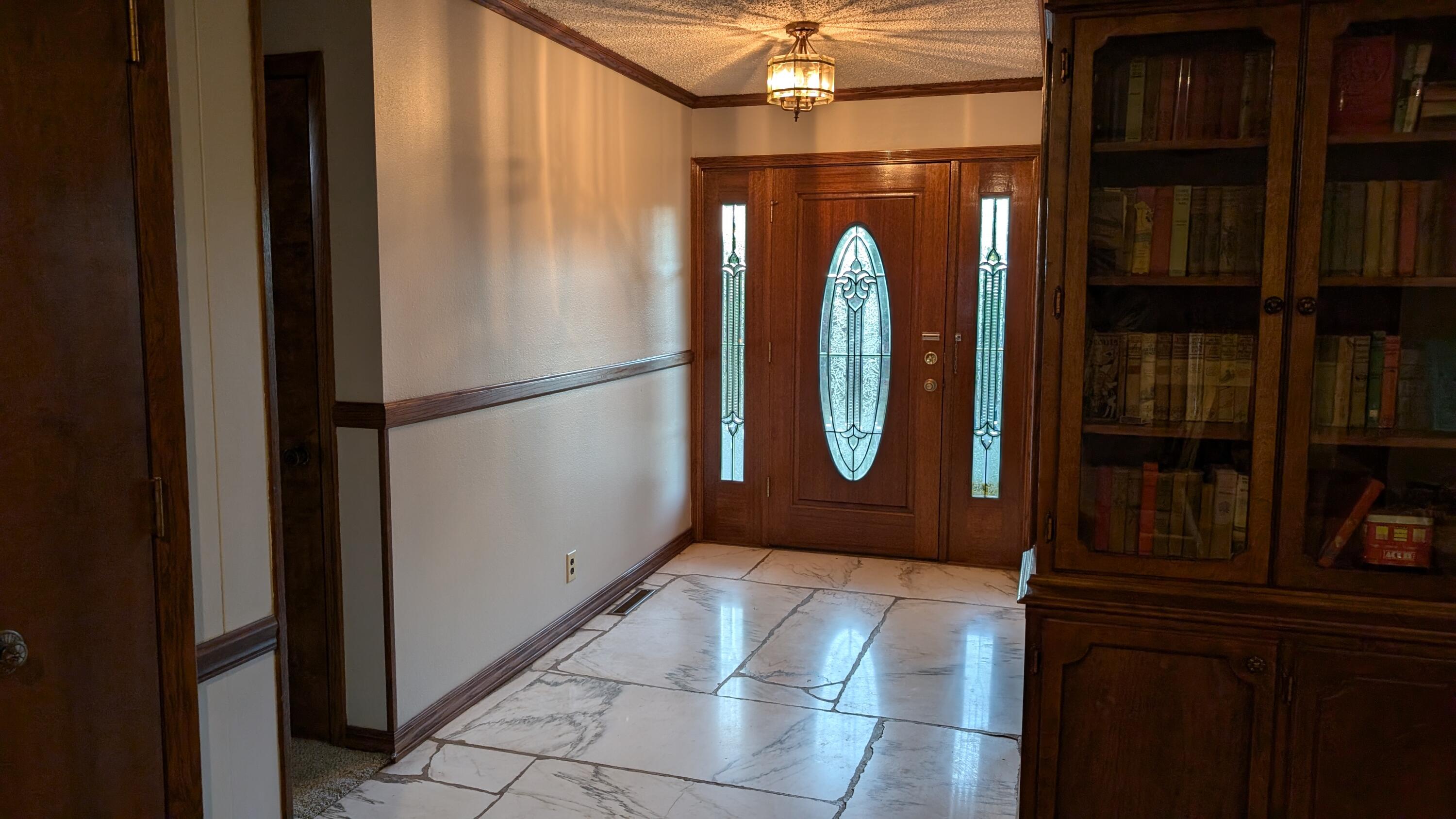 627 Oak Grove Avenue Property Photo 17