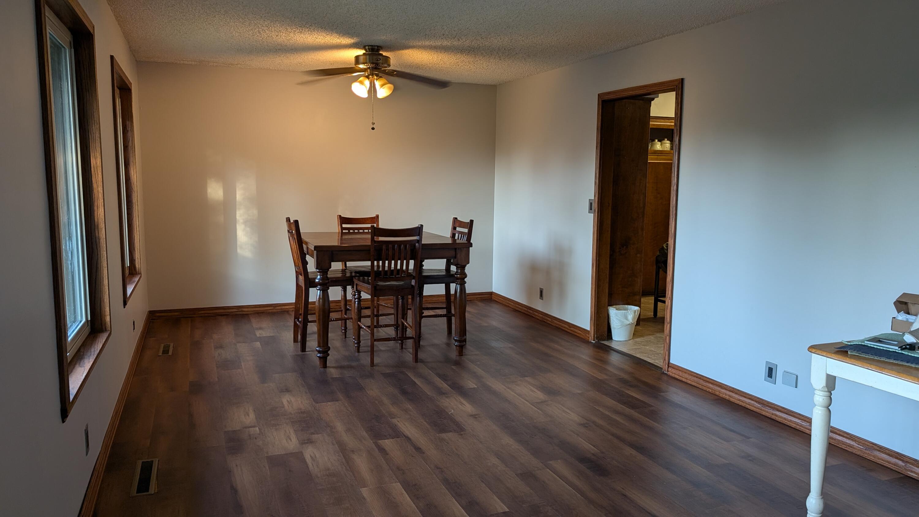 627 Oak Grove Avenue Property Photo 20