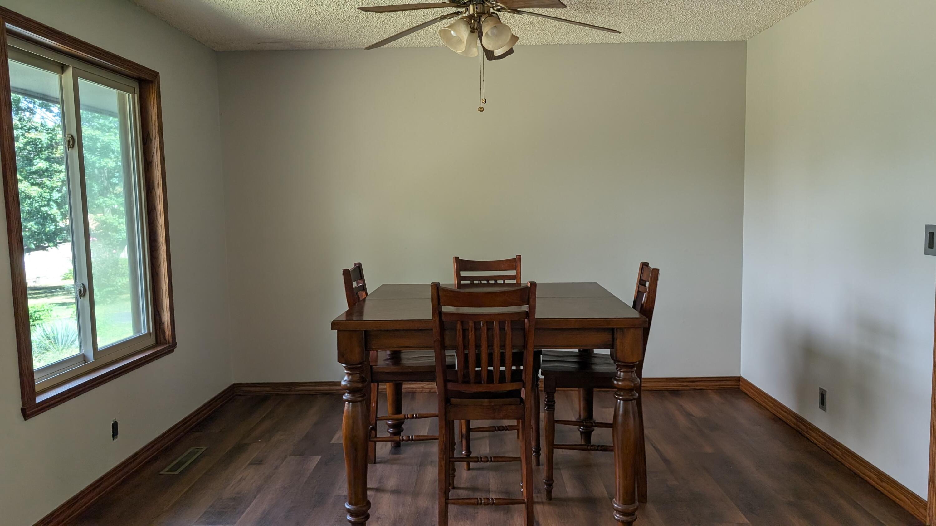 627 Oak Grove Avenue Property Photo 22