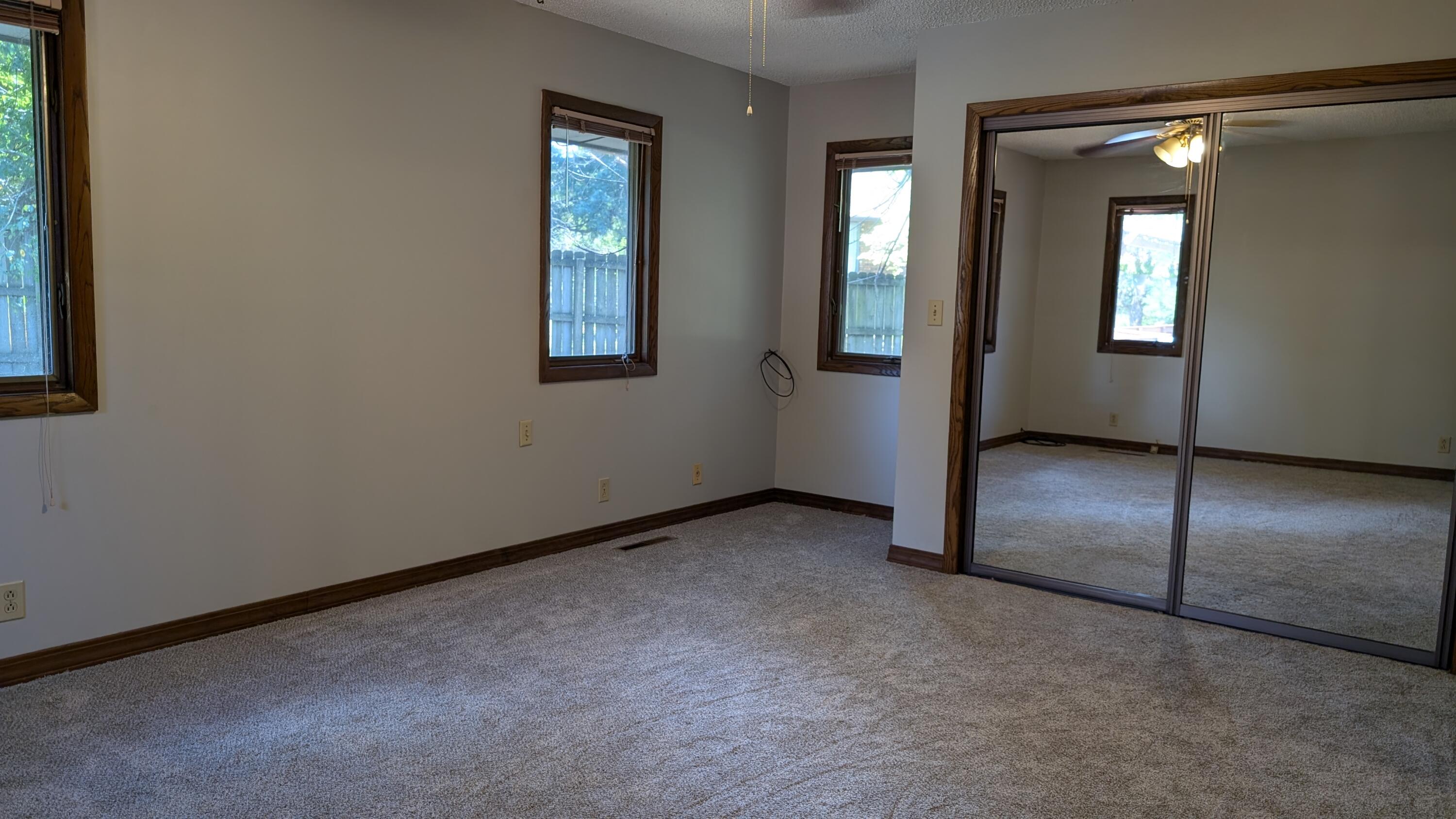 627 Oak Grove Avenue Property Photo 25