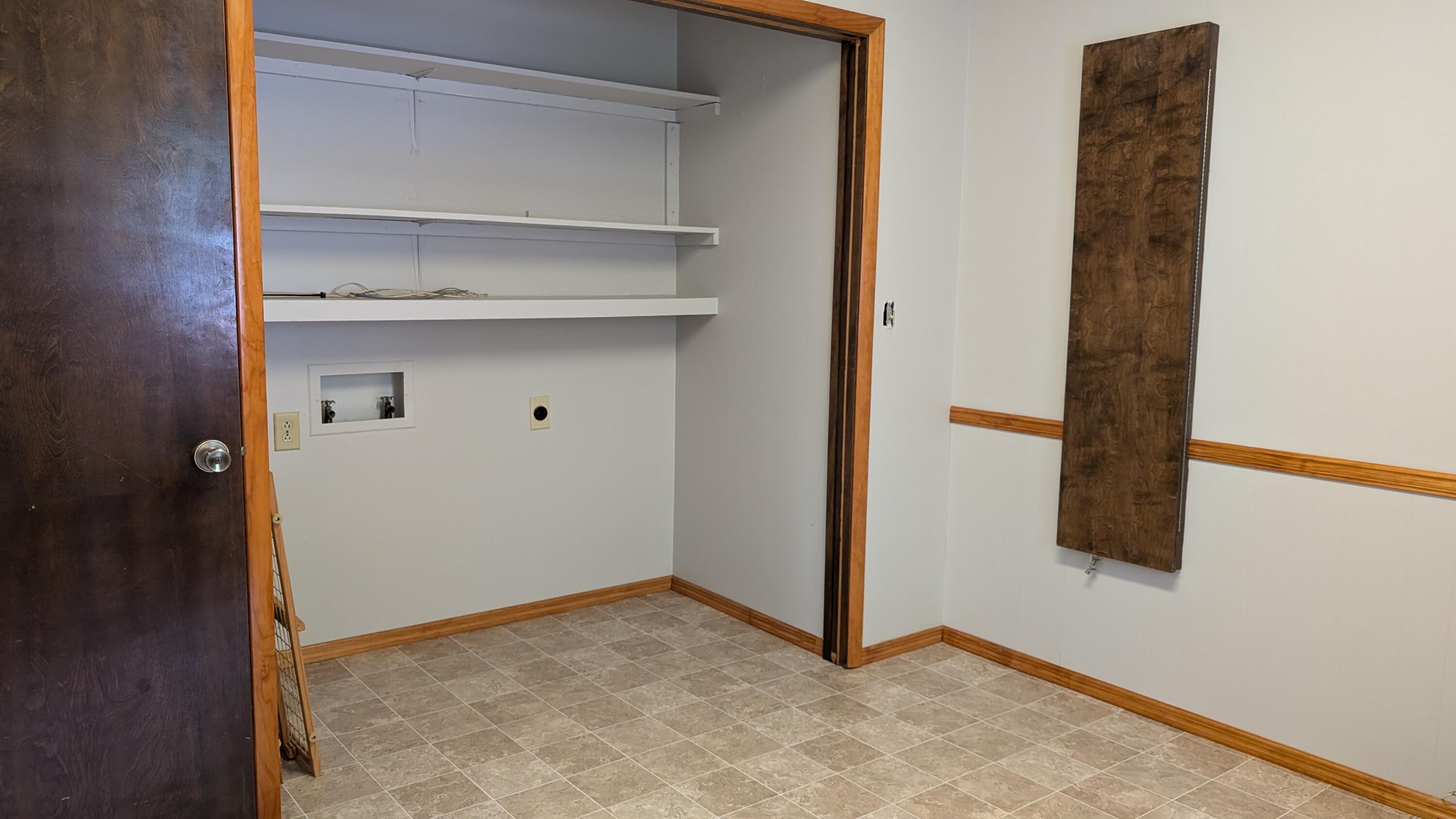 627 Oak Grove Avenue Property Photo 28