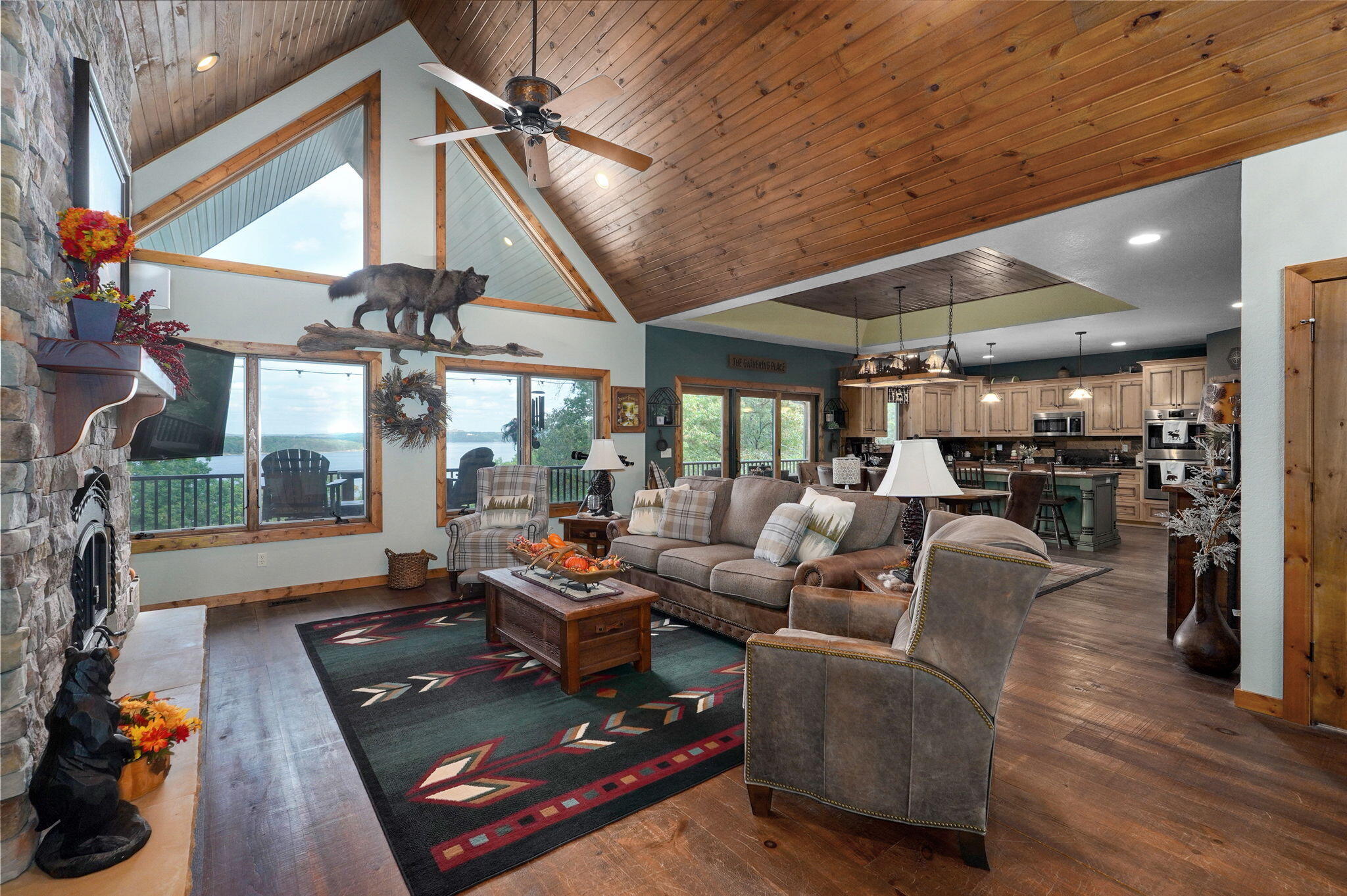 1056 Bread Tray Mountain Road Property Photo 8