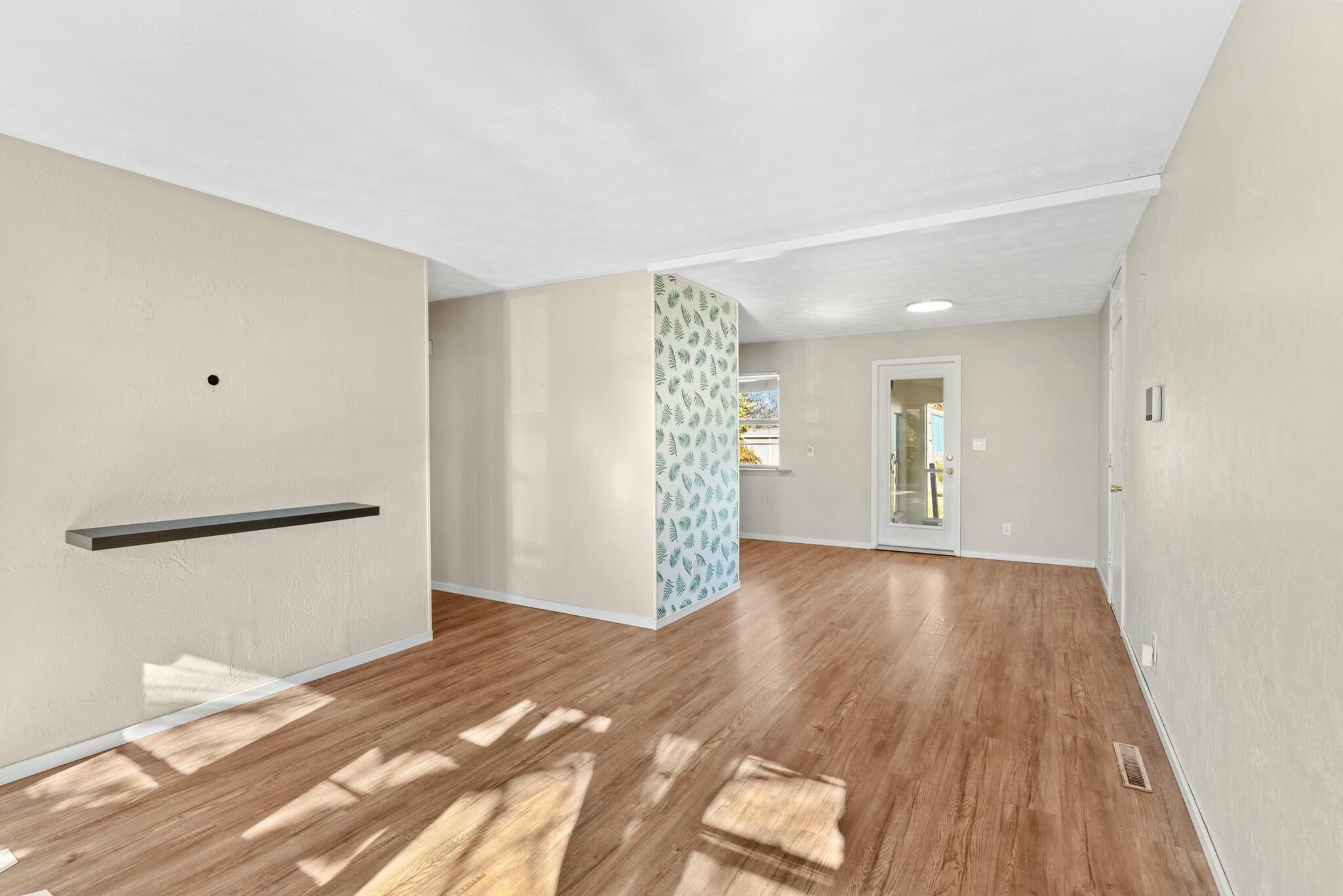 1023 East Mcclernon Street Property Photo 10