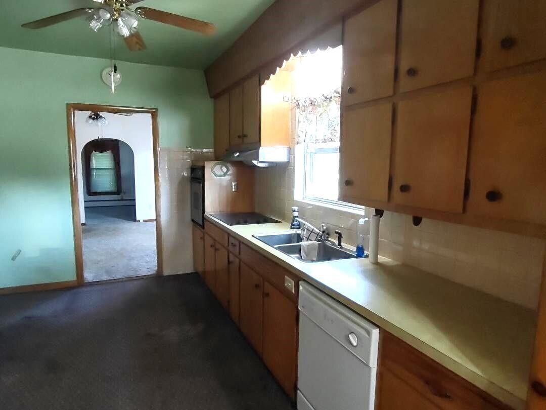 213 North Marshall Street Property Photo 5