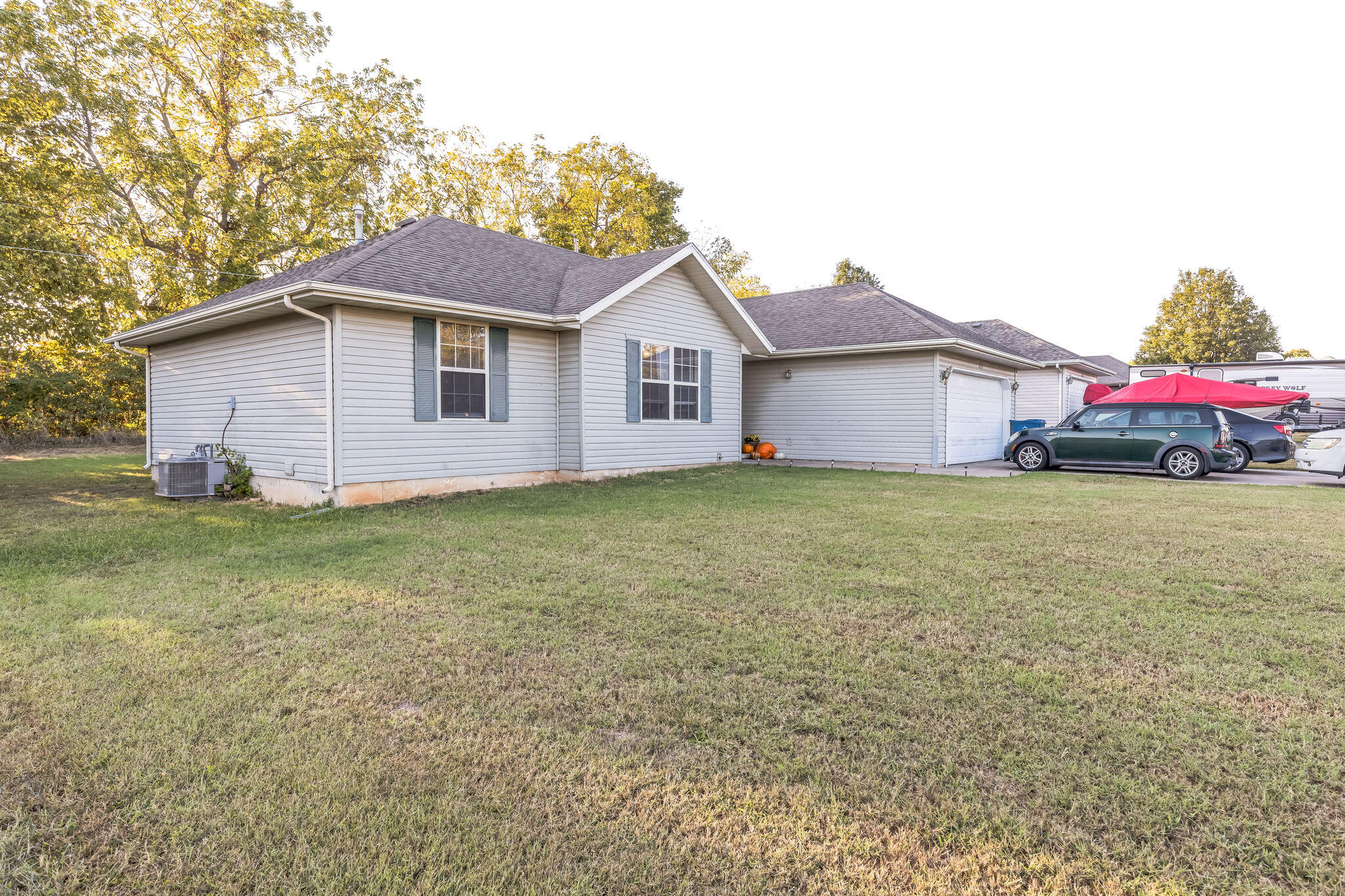 423 South Teakwood Avenue Property Photo 4