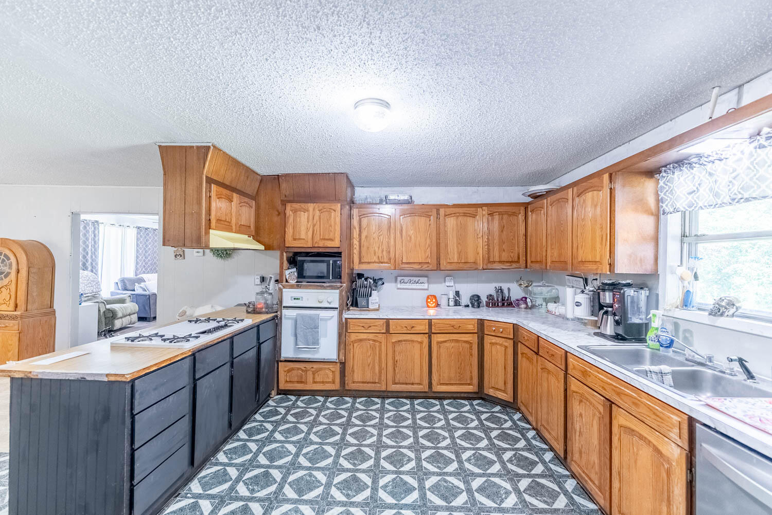 610 Brewer Street Property Photo 10