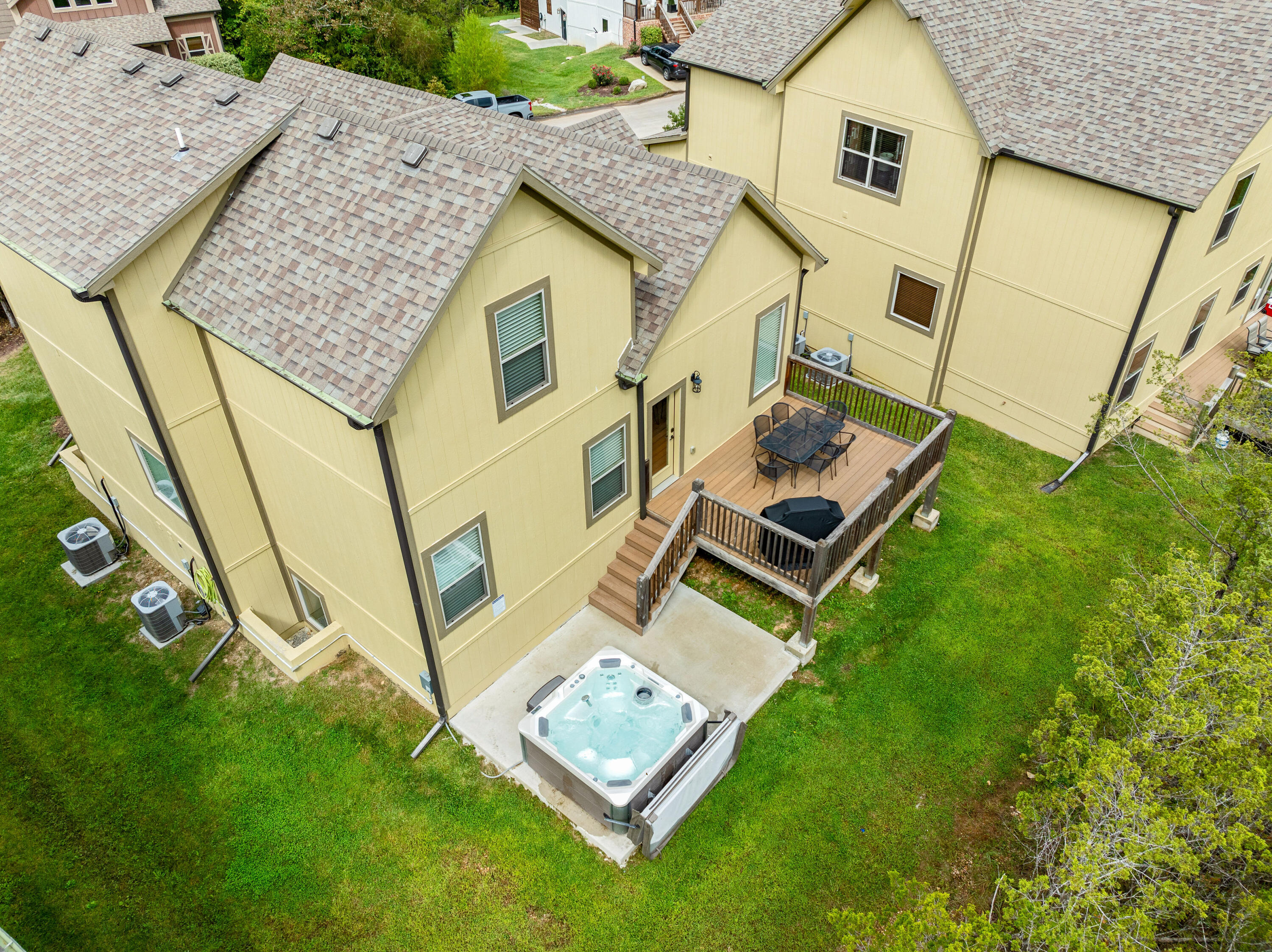 300 Deep Forest Property Photo 3