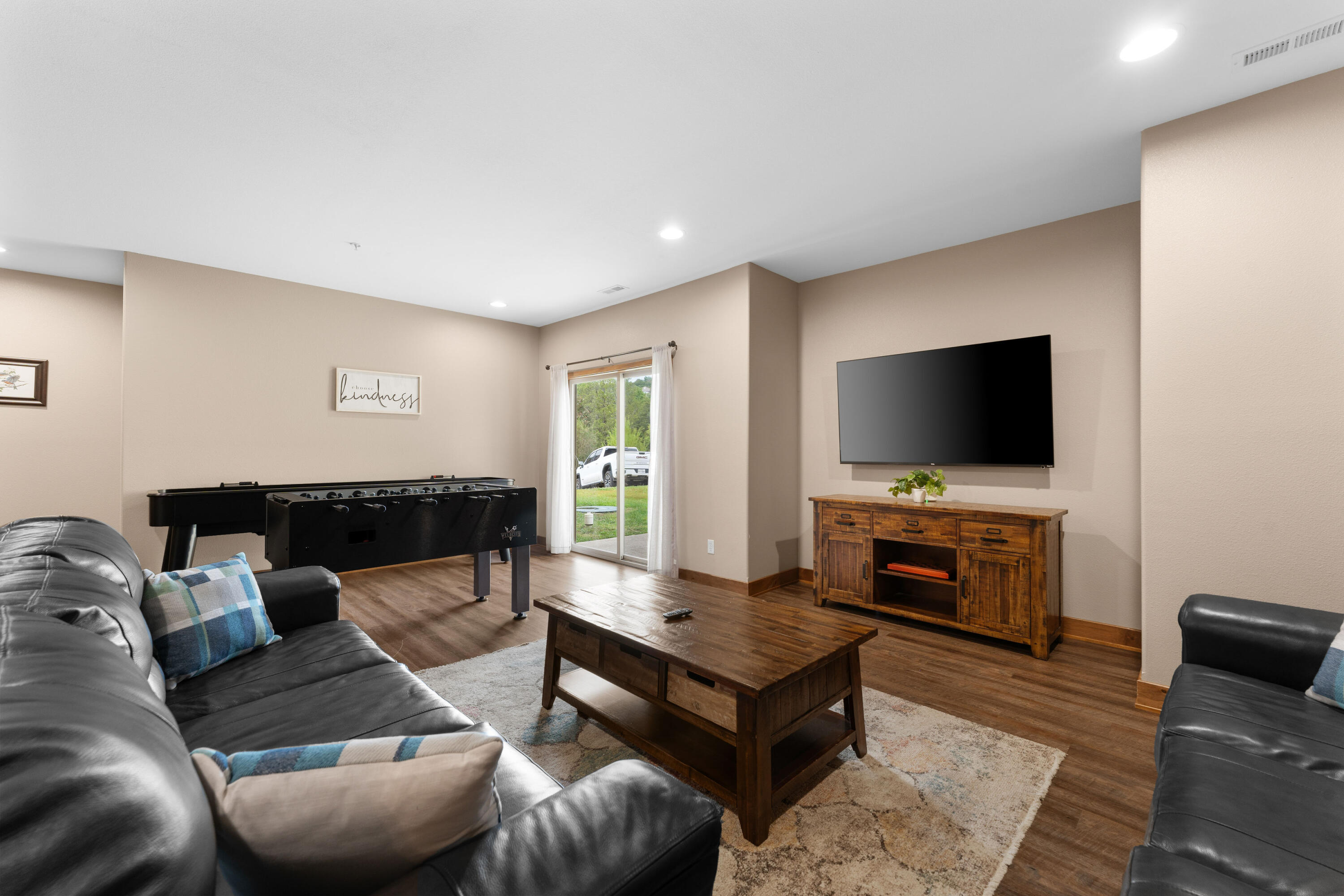 300 Deep Forest Property Photo 34