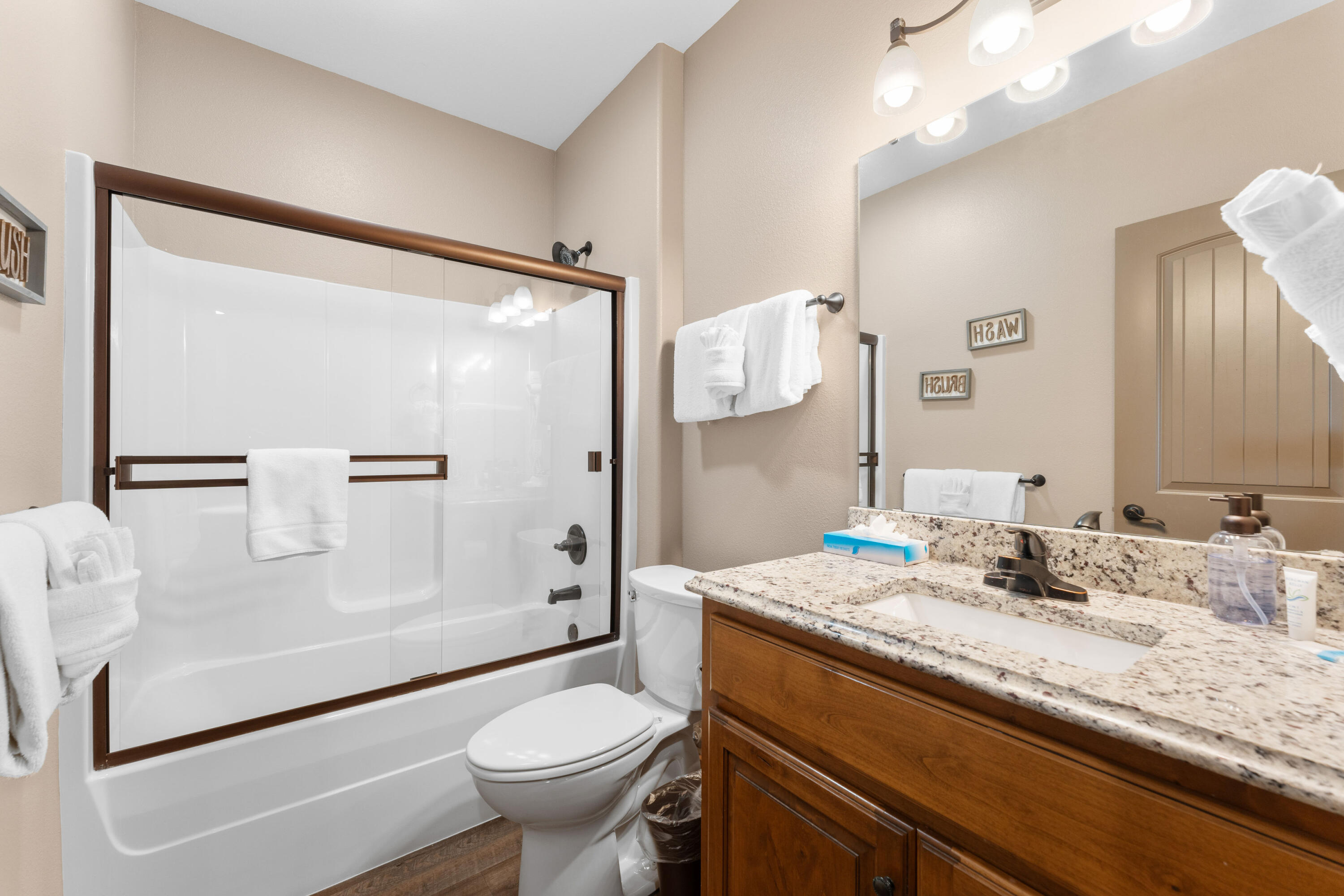 300 Deep Forest Property Photo 35