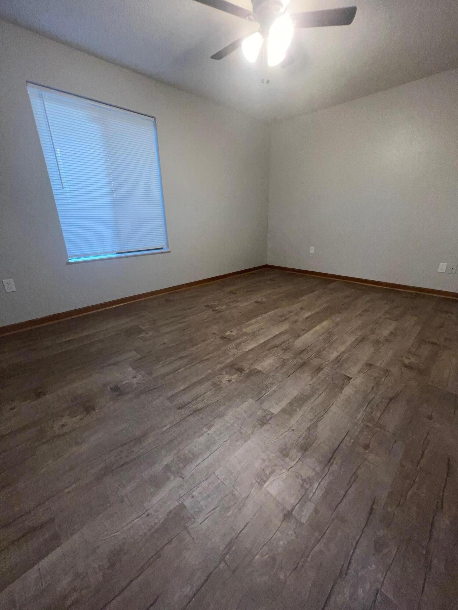 150 Sunken Forest Drive Property Photo 13