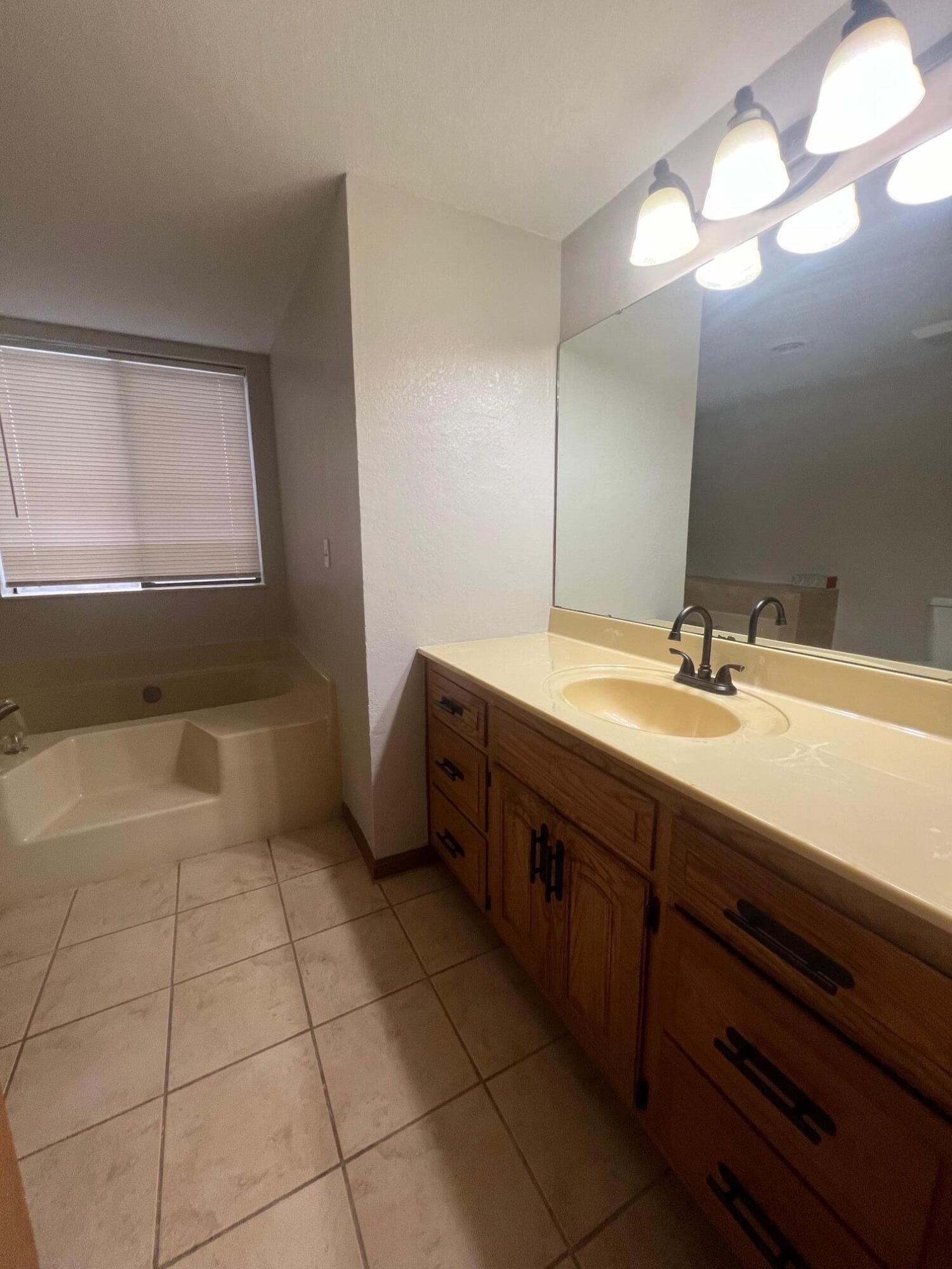 150 Sunken Forest Drive Property Photo 14