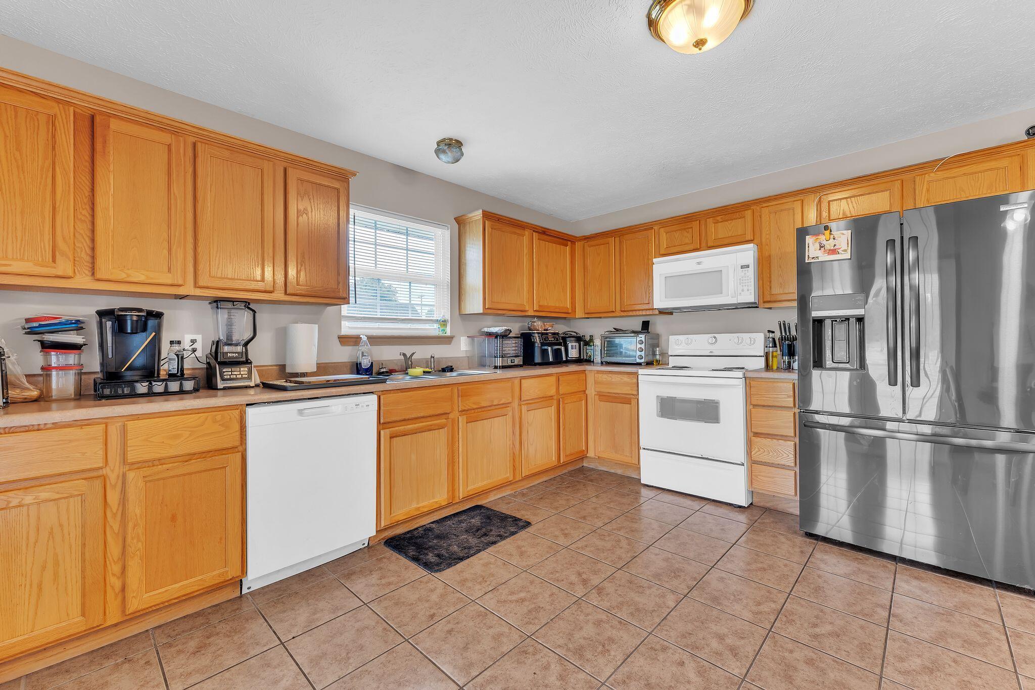 1130 South Arcadia Avenue Property Photo 8